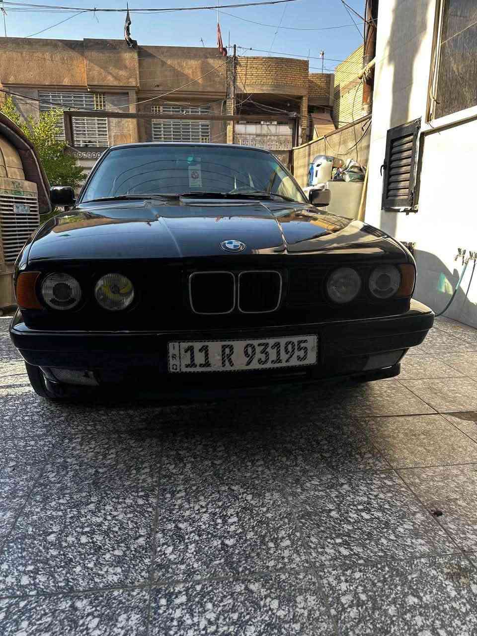 بي ام دبليو للبيع موديل 1990 رقم جديد هزه جديد تحويل ثاني يوم بغداد رايدها ب 48 وبيها مجال بسيط مكاني بغداد تقاطع درويش قرب السيديه للمراسله  والاستفسار ***********
