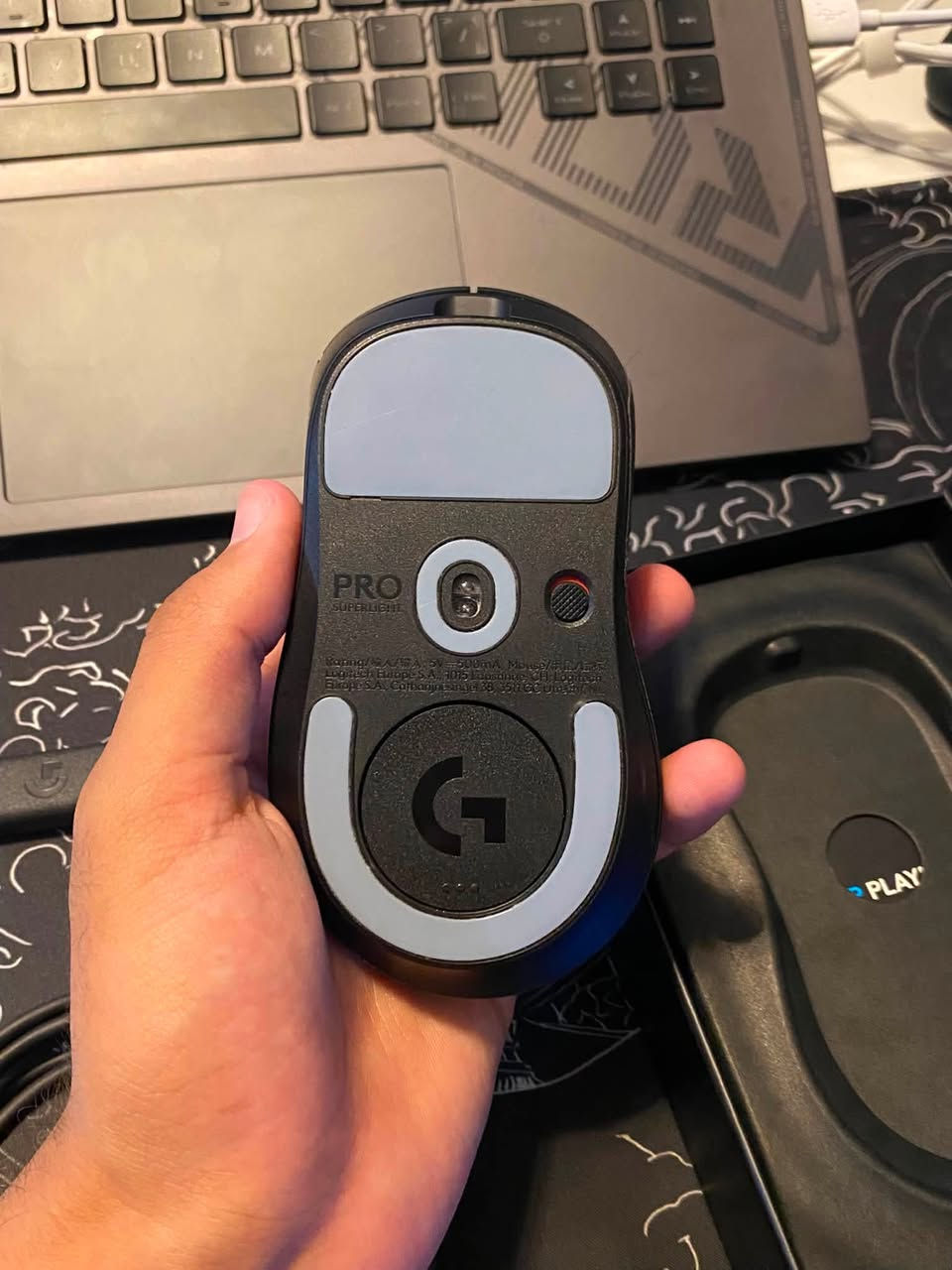 Logitech PRO X SUPERLIGHT 2 DEX
السلام عليكم شباب عندي هذا الماوس مستعمل نظيف كلش مابي اي خلل تقني مجرد هذي الضربه صارت عندي اول مشتريته مثل ماموضح بالصور نظيف كلش و مابي اي خلل او مشكلة 
اني رايدة على ١٦٥ الف و بي مجال بس مجرد طبلي خاص و اسئلني مندون ما تكسر بالتعليقات بالسعر و تفشل نفسك حاجتي نظيفه و مابيه اي خلل 
سبب البيع طورت تجميعتي و محتاج فلوسه كلش 
مكاني بغداد الشعب 
للتواصل واتساب فقط و هذا رقمي 
***********
