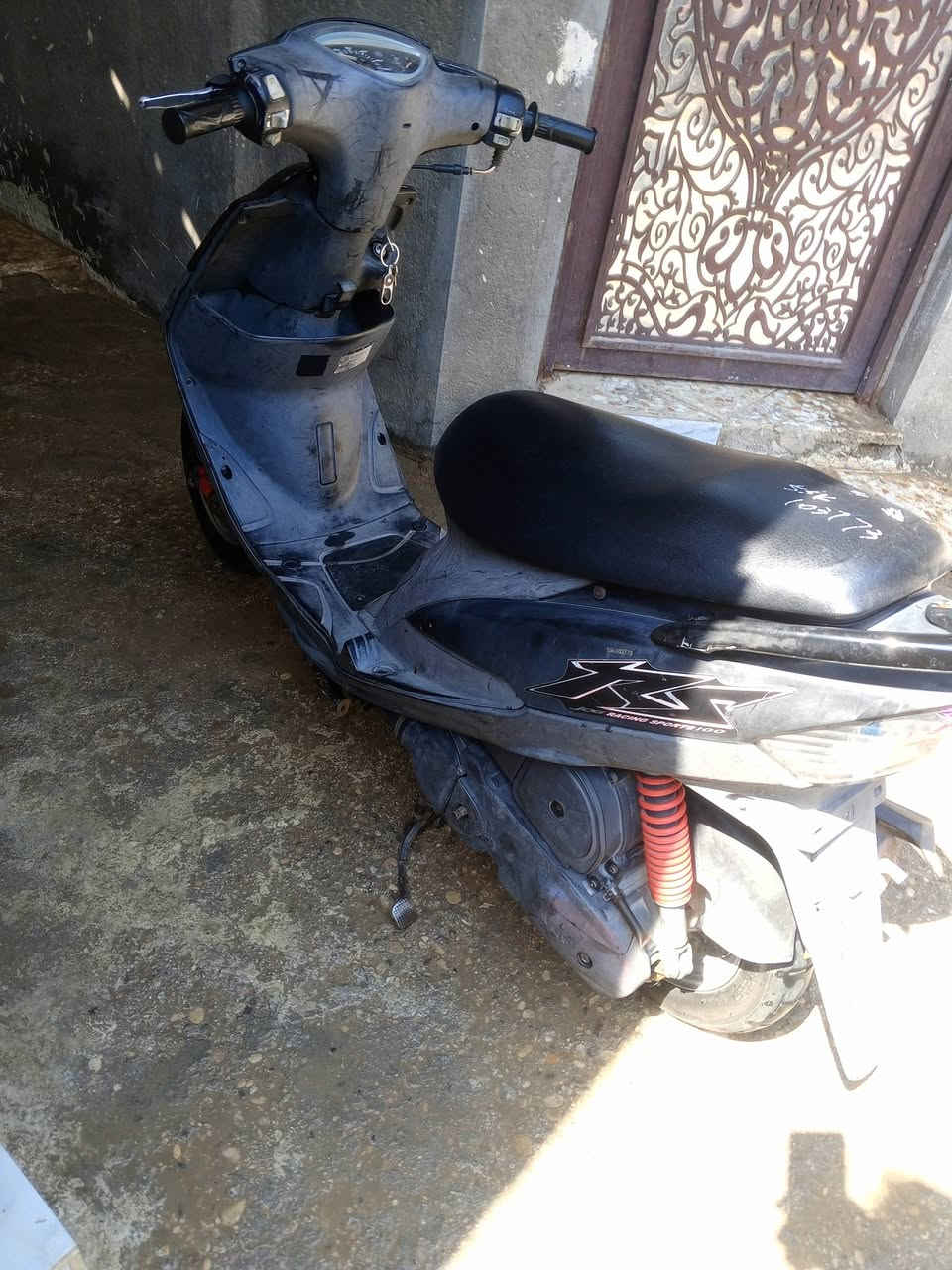 سلام عليكم
دراجه رمبه باله مكفوله
مكينه ناعمه 
تخم كامل ختم واحد وي الشاصي
مابيه نقص كهربائيات شغاله 
نكره سلف 
دهنها احسن دهن
ومكينه مكفوله من كلشي
ملاحظه (بيها خدوش وكسور كلش بسيطه من نزلتها )
قبل 4 اشهر نازله عل مكاتبه
والنضافه شوفت عينكم
السعر اب واحد و بيها مجال 
خاص او اتصال *********** 
مكاني رميثه
