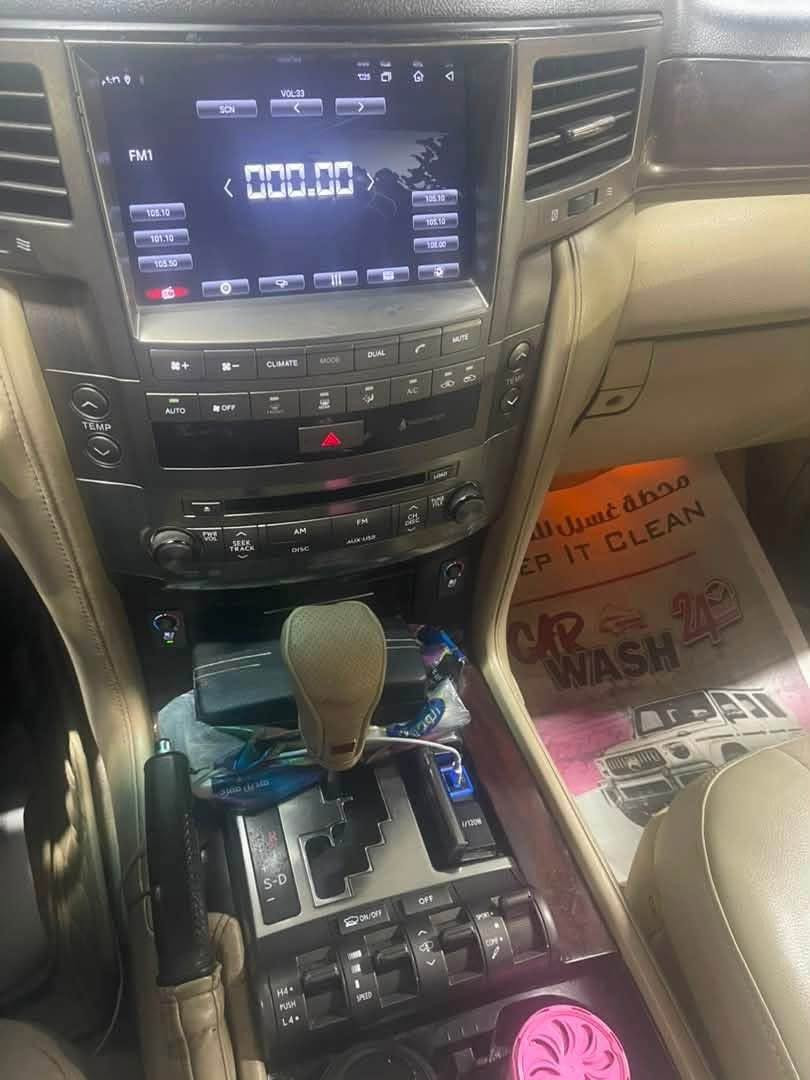 سيارة لكزز سوداء موديل 2011 LX 570 فول اوبشن نظيفة جدا رقم مميز بغداد ٤ ارقام بسعر ٥٥ مليون دينار عراقي ( ٣٥٠٠٠) الف دولار امريكي / صبغ دعاميات فقط للجمالية  ماشية ١٣٨ الف كم / ٥ تايرات جديدة / بطارية جديدة / سيرفس جديد / شاشات  لكزز عدد ٣ 
للبيع فقط بدون مراوس 

للتواصل مع مالك السيارة :-
الدكتور حيدر عباس
*********** بغداد, العراق
