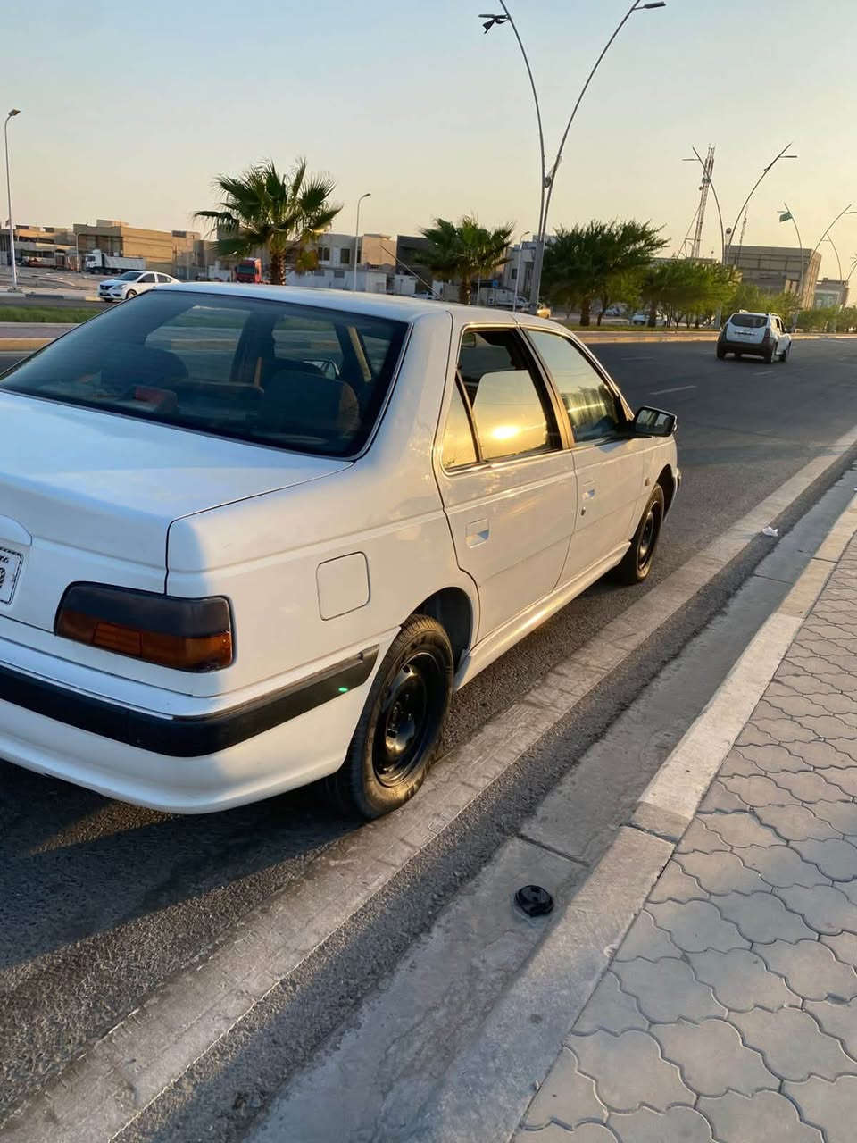 بيجو بارص ٢٠١٣للبيع
سنويتها ٣٠ بأسمي
السياره جديده كلشي بلاد بيها
بس بيها ضربه خسفه بالجاملق الخلفي 
السعر ٣٨ وبيها مجال للشراي
مكان السيارة البصرة الزبير
للاستفسار الاتصال على الرقم ***********

مكلف بالنشر الي يريد يستفسر عن السيارة يتصل على الرقم
