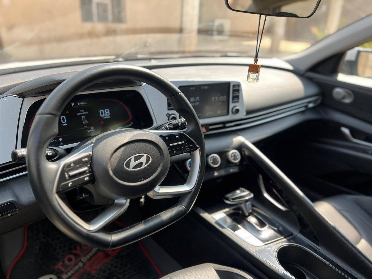 لنترا للبيع
بصمه + فتحه

واني هم ماعرف بيهم

رايدها  150 $ وبيها مجال

***********
