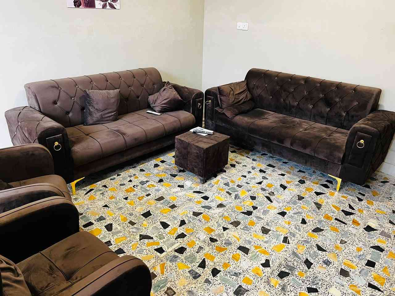 السلام عليكم
اغراض للبيع استخدام قليل نظيفات جدا ع الفحص

معرض خشب mdf 
3 متر 

مطبخ ملحق وكاونتر  متر ونص 
سنك متر وعشرين 

تخم 8 مقاعد 
2 ثلاثيات و2 كرسي 

للتواصل 
📞***********

