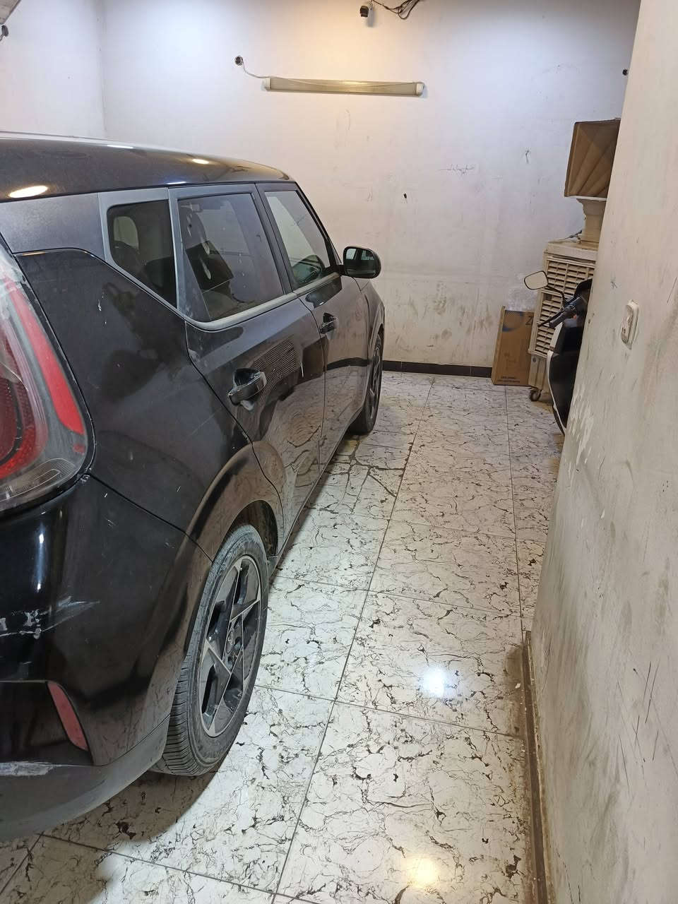السلام عليكم كيا صول للبيع موديل 2023 بغداد تحويل ثاني يوم 
حادثهة جاملغ وبنيد وهنا بيهة الباب الخلفي انطخ وتصلح ونصبغ 
السيارة فول الفول بصمة فتحة شاشة كبيرة كشنات كهرباء محرك 2000 دوش المرغوب
تحكم كل الجهات رادار مثبت سرعة قيادة ذاتية السيارة ماشية 30 الف كيلو فقط استخدام شخصي
السيارة مابيهة اي نقص للبيع فقط للاستفسار الاتصال, *********** مكاني بغداد الشعب 
السعر 140 بيهة مجال بسيط 
السونار موضح كلشي
