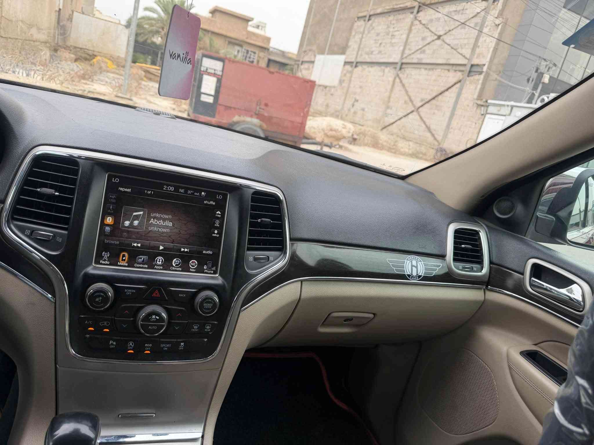 جراند شيروكي لمتد • بانوراما • حادث ٣ قطع