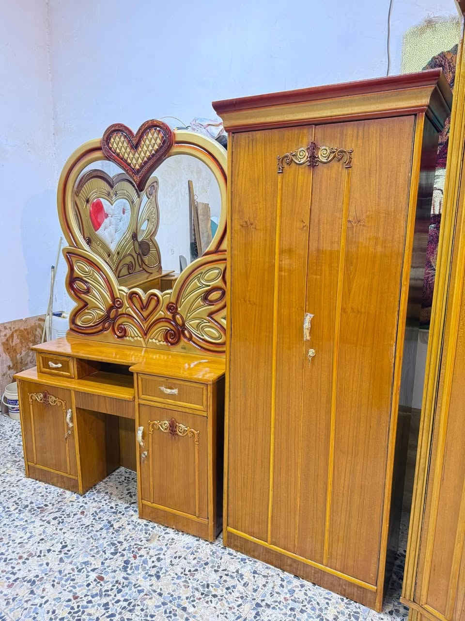 السلام عليكم 
غرفه صاج عࢪاقي مستخدام 
غرفه5 /ابواب 📌
السعر 650
نضافه 90 /💯 
معا نقل فقط داخل بغداد 
واتساب ***********
