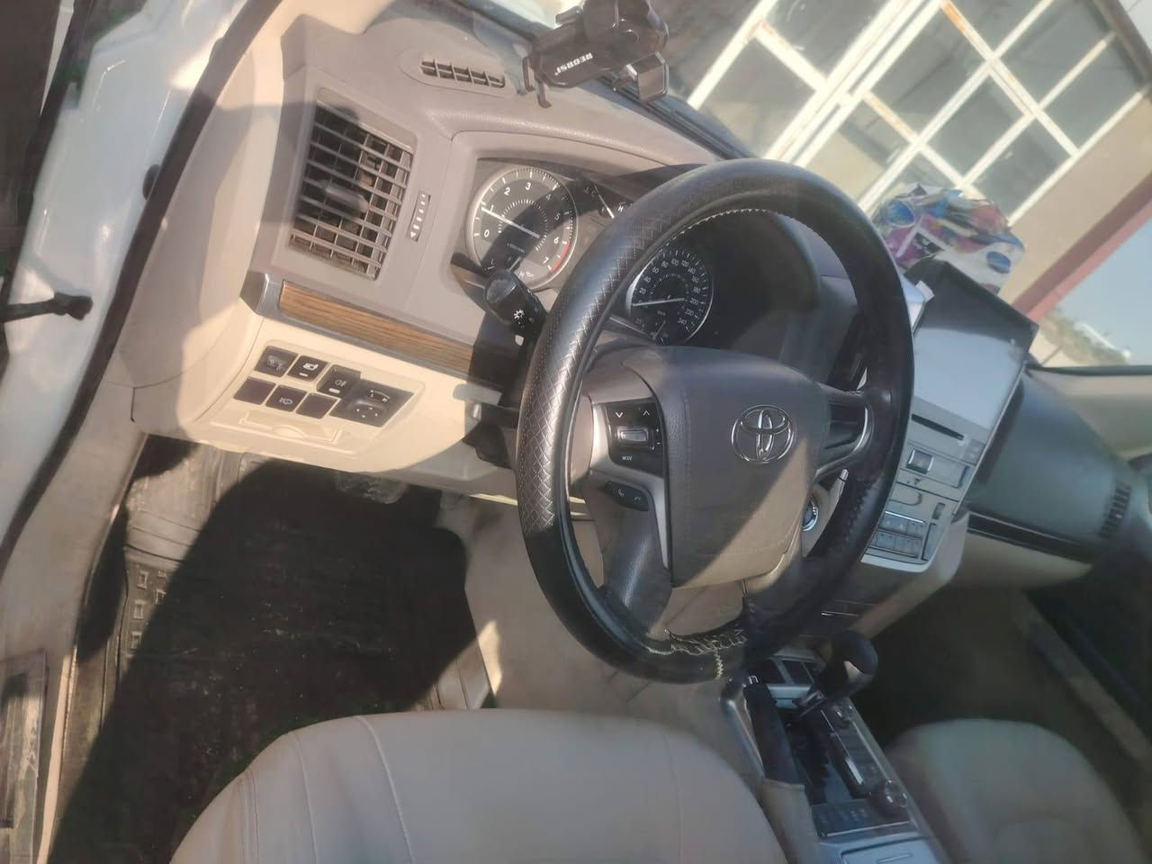 السلام عليكم
تويوتا لاندكروز موديل ٢٠٢١  ٦ سلندر رقم بغداد سنوية باسمي مكفوله كفاله عامه سعر ٥٤٠
ماشيه ٤٩٠٠٠
الاستفسار
***********
