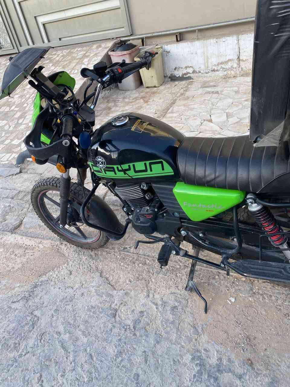 للبيع دايون جبلي مديل 25 طالعه بل 26 دراجه نضيفه رقمها اربيل سعرها 2300 
مليونين و 300 وبيها مجال مو شراي لتعبني رجاءا دراجه صارلها ٤ اشهر عندي ومتوازي ع بيعتها بسبب ضروف عنواني النجف الاشرف للتواصل خاص او الاتصال ***********
