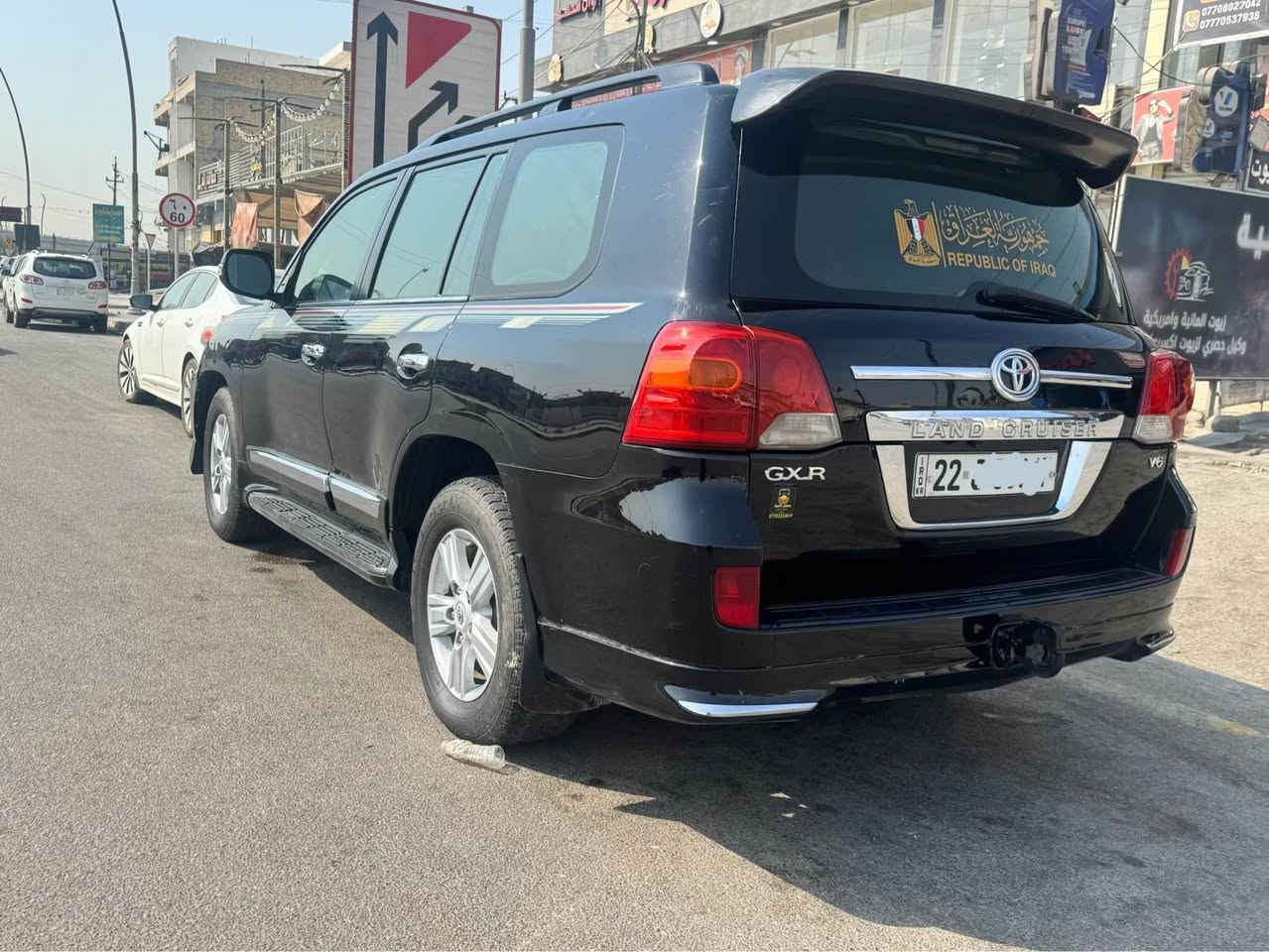 لاندكروز ٢٠١٢ سياره كلش جديده مكينه وكير كفاله 
بدون اي نقص جاهزه من كلشي 
بيه صبغ فقط 3قطع جاملغ خلفي 
وبين البابتين بدون دواخل 
شخط ومصبوغ 
سياره حيل جديده وبدون نواقص 
مكينه ما مفتوحه وكفاله
السعر ٢٧٣ وبيه مجال
 مكاني بغداد البلديات 

*********** بيع فقط بغداد, العراق
