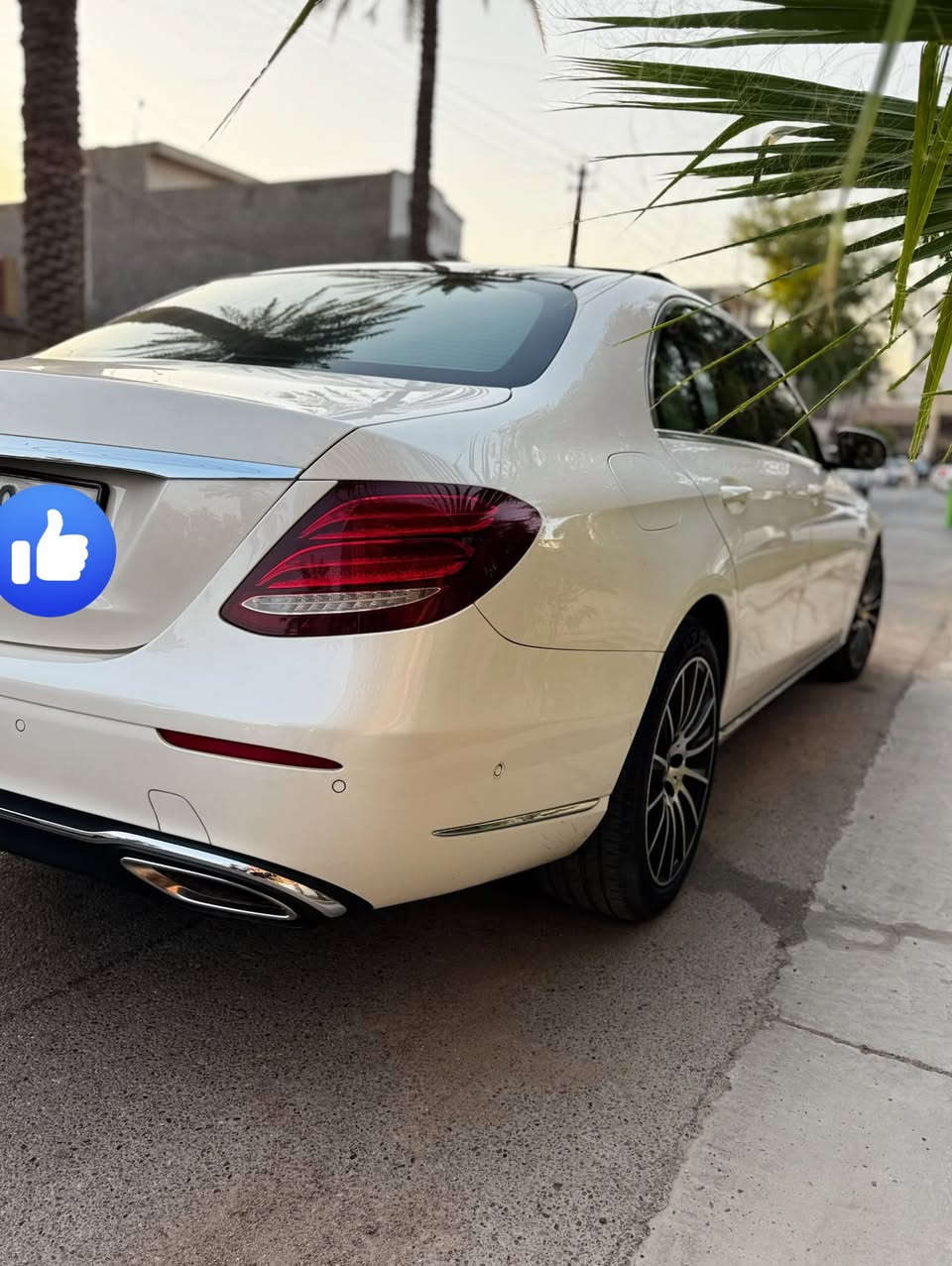 Mercedes-Benz E200
للبيع 2018 وارد الماني كفالة عامة 
فول مواصفات ماشية 100 بالكيلو 
بأسمي رقم وهزة جديد بصمتين السيارة بدون محلاضات
مكاني اربيل عنكاوة
للاستفسار ***********
