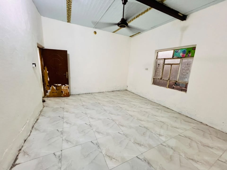 بيت البيع الموقع حي خضير بيت مساحته 250البيت يحتوي على غرفتين نوم وهول ومجموعه صحيات داخليه وخارجيه ومضيف بيت جبير إلاستفسار على الرقم***********غير متواجد عل فيس
