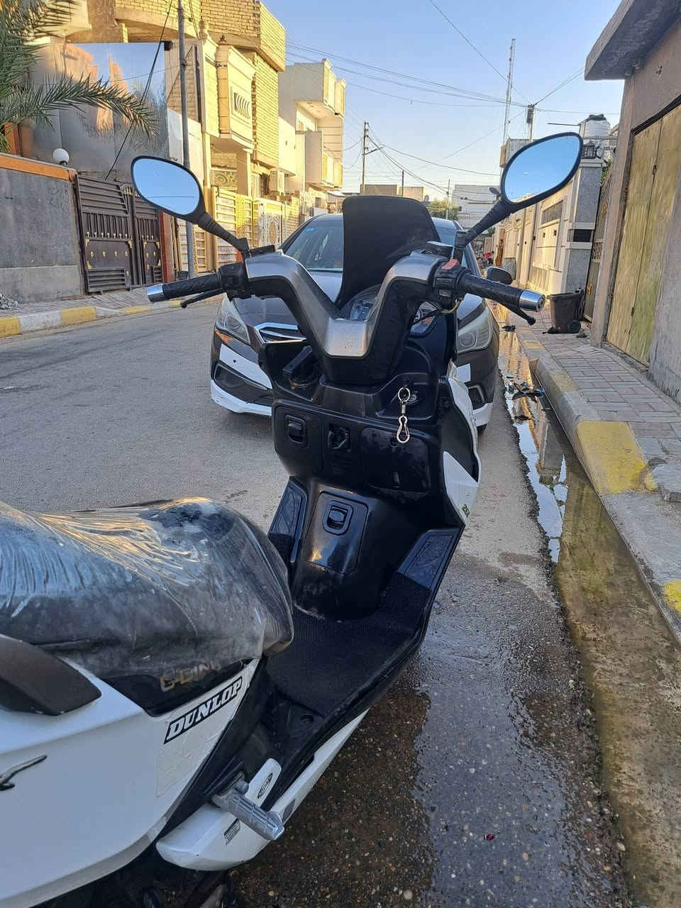 من رخصة الادمن للبيع  كيمكو موديل ٢٠١١ مسجل سنويه لغاية ٢٠٢٨ باقي استلام لوحات .  كهربائيات  نظيفه تاير خلفي جديد وبطاريه جديده السعر  مليون و وبي مجال للشراي   الرمادي التاميم  للاتصال واتساب وخط ***********
