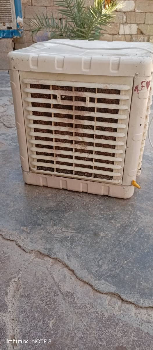 مبردة للبيع شقاله شرط مابيها اي شي السعر 30 و بيها مجال ***********
