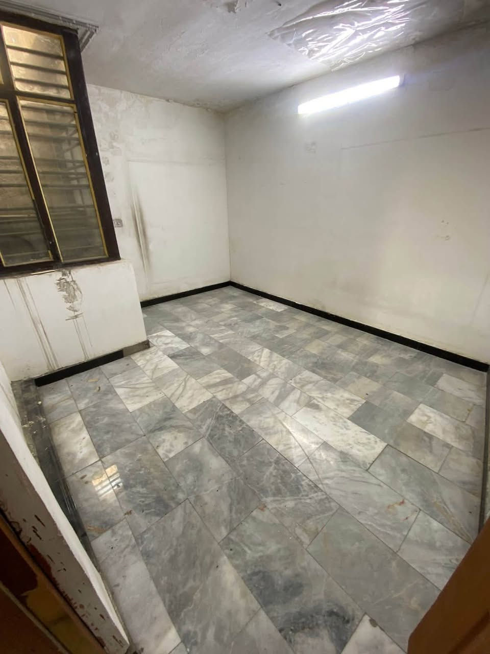 🏠 بيت للإيجار – مربع القادة / السيدية
📍 الموقع: مربع القادة
📐 المساحة: 50 متر
🛏️ غرف النوم: 3 غرف
🍳 مطبخ مفتوح على الصاله نظام امريكي
🚿 خدمات صحية
🏡 بيت مرتب ومناسب للعوائل

📞 للاستفسار والتفاصيل: 
***********تواصل معنا خاص

🔑 متوفر للإيجار ٦٥٠ قفل
