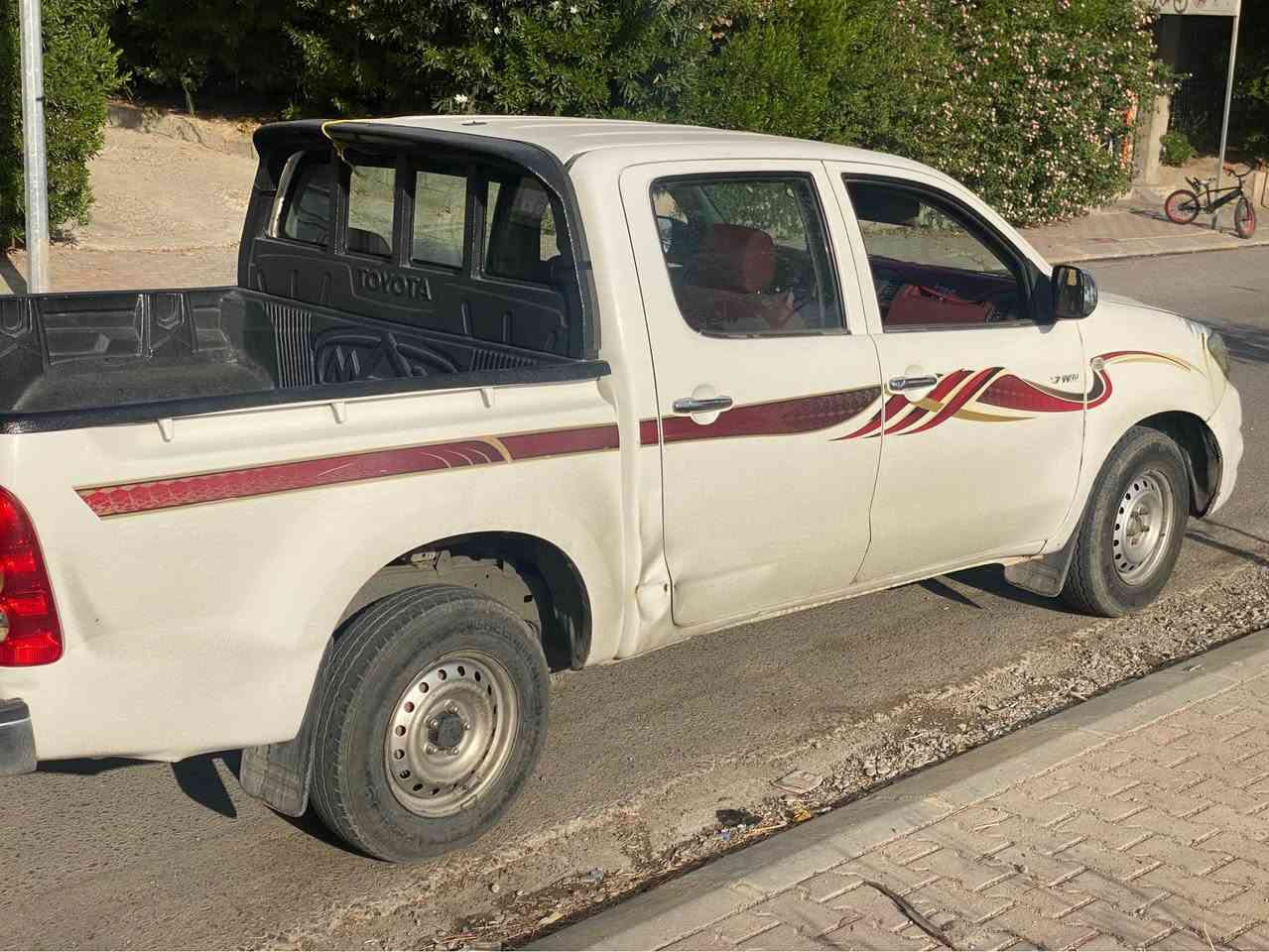 مەرزیە ٢۰۰٦ سعودی ناوسور بۆفرۆشتن چامڵغ و بۆنیت گۆڕاوە لێدراوی هەیە شتێکی جوان و ڕێکە مەکینە و گێڕی بەچەرت و کۆبۆنی بەنزینی هەیە سەنەوی تا ٢٨ نوێیە 

مرزية ٢٠٠٦ سعودي داخل احمر للبيع جاملغ و بونيت مبدل شيء حلو مناسب ، محرك و كير بشرط بها كوبون بنزين سنوي جديدة لحد ٢٨ 
*********** — *********** كركوك, العراق
