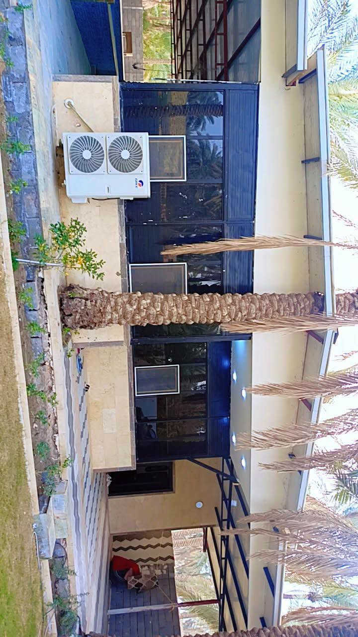 منتجع او دار استراحه للبيع او مراوس مع دار حديث او 
 للايجار

قطعه بمساحة 900متر سند 25تحويل سهم بالطابو مباشر بأسم المشتري تحتوي ع دار حديث درجه اولى يباع مع الاثاث بسعر 325 بمساحة 220 متر طابق واحد يتكون من غرفتين نوم مع صاله واستقبال مع مطبخ اوبن مفتوح مع مجاميع صحيه عدد 2 اضافه الى كراج السياره والحديقه ومسبح  --العنوان كربلاء الحسينيه شارع السيده زينب طريق ابو ماشه للاستفسار ***********

ملاحظه ///
 للايجار شهريا مع الاثاث بسعر مليون
