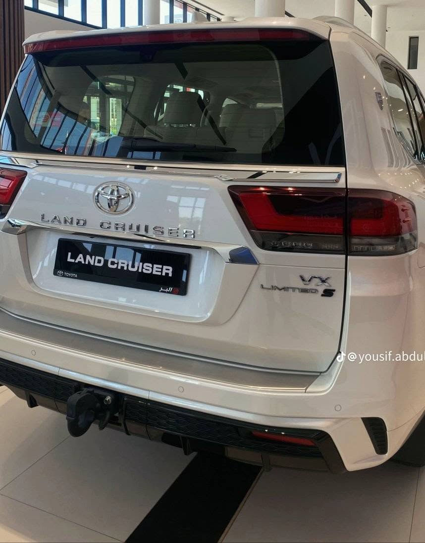 لاندكروز vx.s لمتد ضمان شركة ساز زيرو محرك 4000 كاميرات محيطيه رادارات اماميه خلفيه جانبيه نقطة تحديد مسار سياقة اليه نشرات ابواب وكراسي الكل تدفئه تبريد رقم بغداد بسمي هواي بعد مواصفات  مكاني النجف الاشرف 
***********

نص مكتوب في الصور:
- @yousif.abd
- @yousif.abdul
- @yousif.abkulkareem
- @yousif.abdulkareem