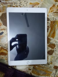 ايباد الجيل السابع • ٣٢ • شاشة أصلية