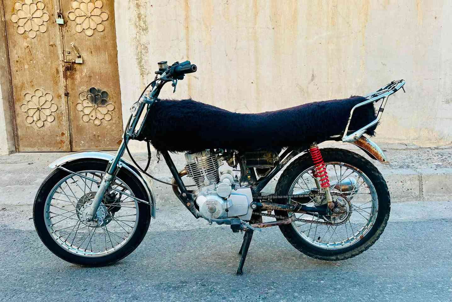 للبيع متور ، سافيني 5 كير مرش محرك طلقة أوراق منفيس موجود سعر 235 الف رقم *********** وفيه واتساب
