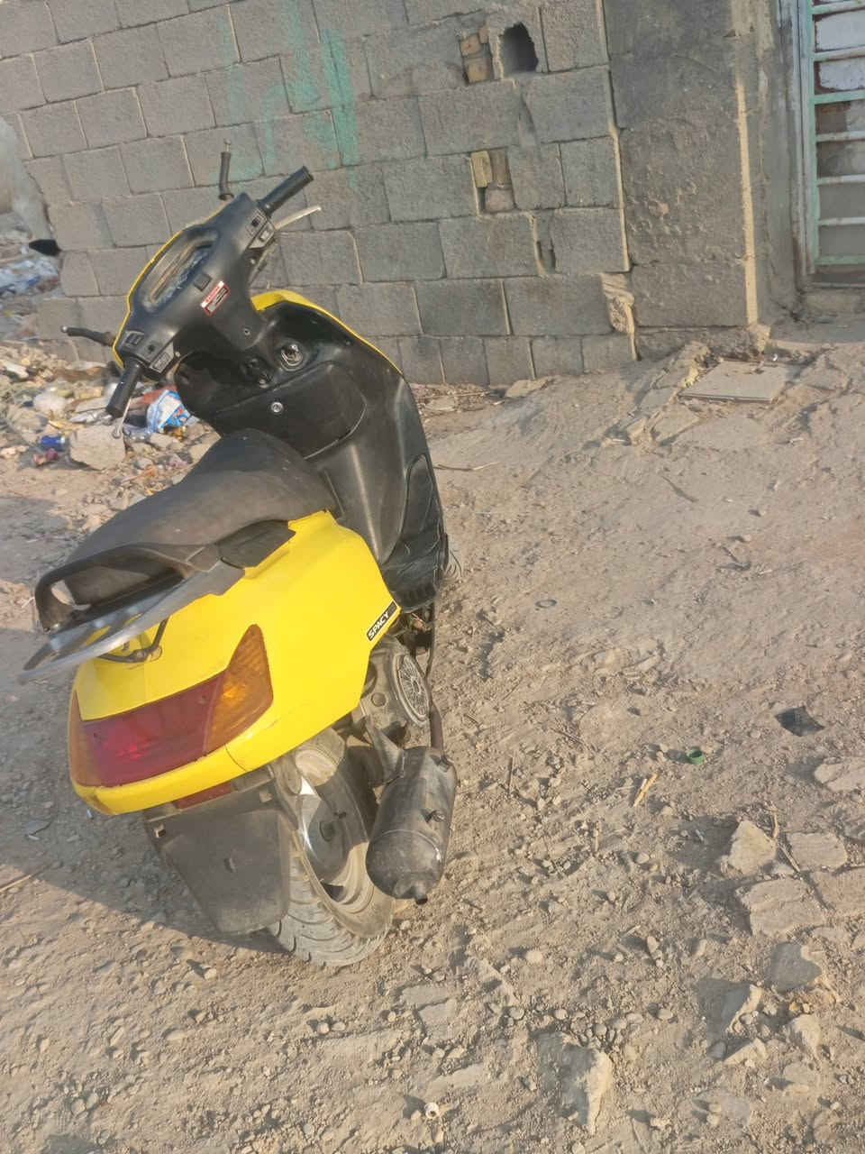 سلام عليكم دراجه للبيع شغاله عوزه شويه ترتيبات اصوليه كهربيات شغاله عوزه بس باتري سعر 450وبيها مجال ***********
