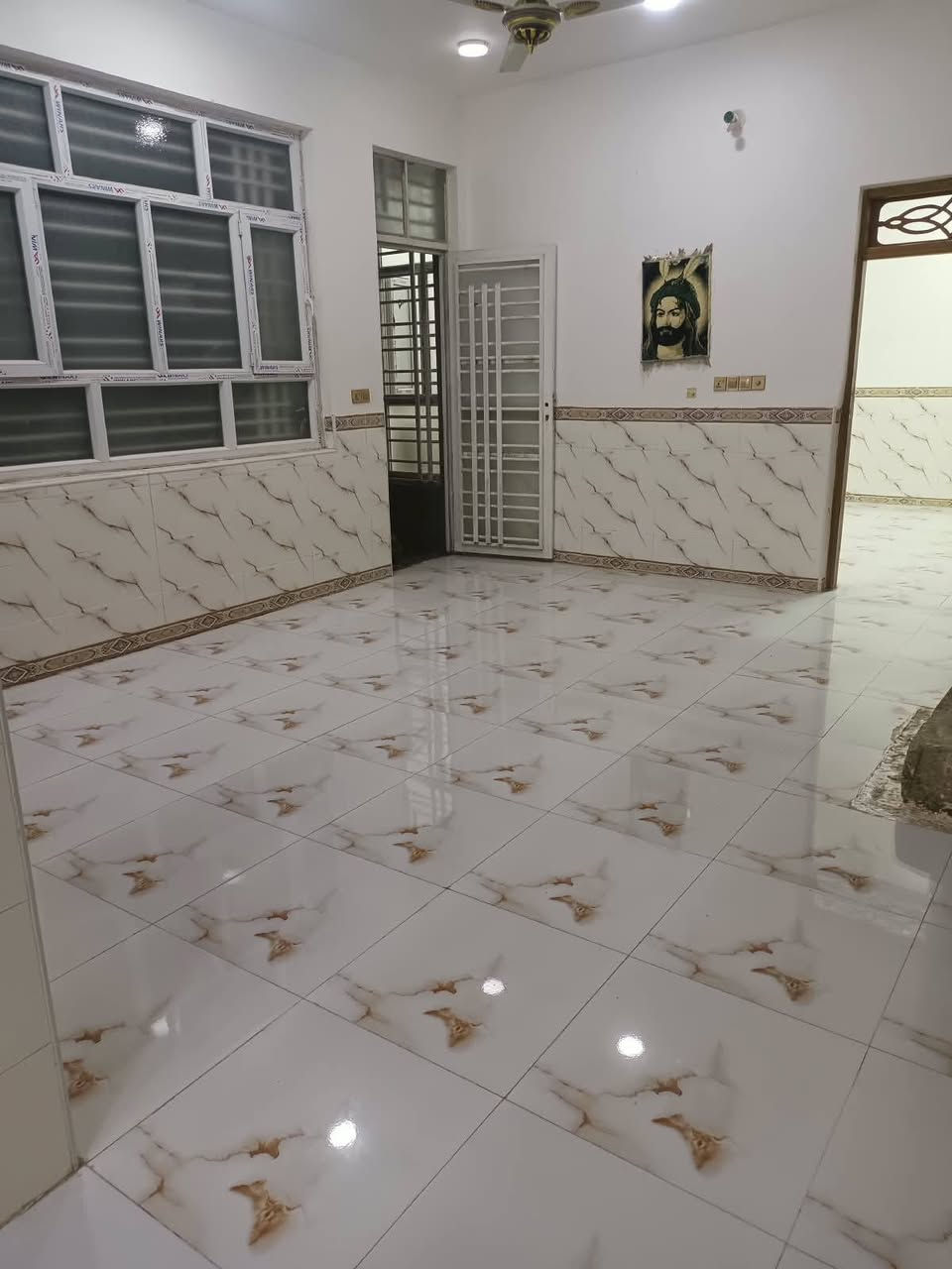 البيت للبيع مساحه 250 حي الشهداء مطلوب للأسكان 
للاستفسار الاتصال 
‏‪***********‬‏
