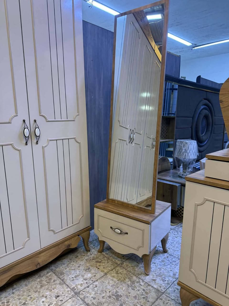 غرفه تركيه كانتري زان اصلي    10قطع   نظافته 95/💯💥  سرير مخزن ضهر بلوك
سعره مليون و200

واصل شد ونقل داخل بغداد مجانآ

توصيل محافظات أجوور نقل حجز على وتساب*********** تابعو صفحه 🩷
