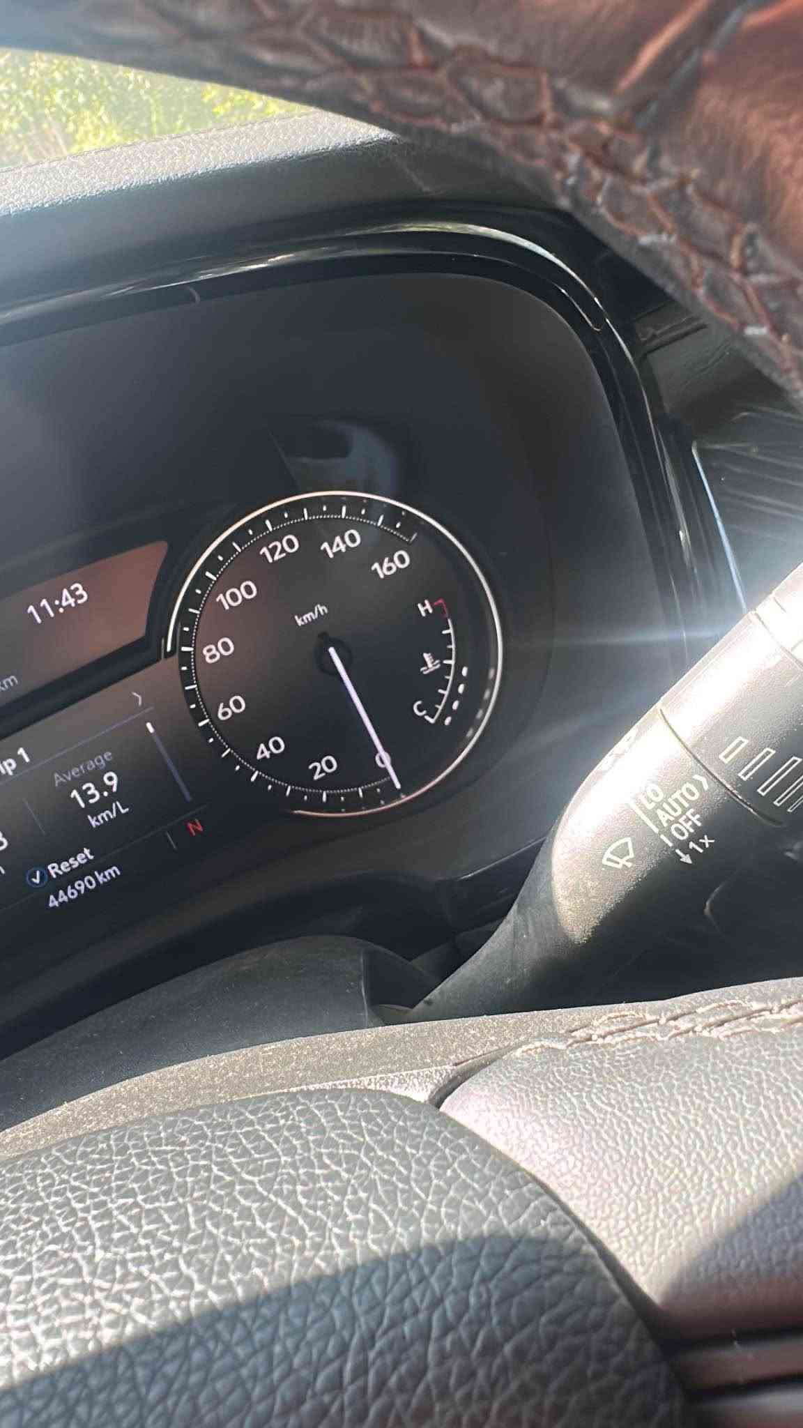 السلام عليكم 
‏Cadillac XT6 2024 Premium Luxury Plus 
فول للاخير 1/1 
الشراي يتصل ***********
***********
بيع او مراوس حسب القناعة
 محرك  V6 3.6  يولد 300 حصان 🐎 مع كير اوتوماتيكي 9 سرعات 
رقم شاصي مرفق بالصور بيها 3 قطع صبغ  وحافة باب سايق 
مرقم نينوى شهداء 
الموصفات
⭕️ كشنات اسود مع صاج 
⭕️ شاشة رقمية للعدادات عدة انماط حسب نمط القيادة 
⭕️داتا شو تعرض السرعة ومعلومات الطريق ع الزجاج الامامي 
⭕️شاشة ايباد مع خرائط 
⭕️ويل حجم 19 كروم
⭕️ شحن لاسلكي 
⭕️ نظام صوت boss 13 سماعة
⭕️ 4 كشنات كهربائي + تدفئة + كشن سائق مساج + كشنات امامية تبريد + كشن سايق خزن ميمون وضعيتين
⭕️ كامرا 360 درجة 4 كامرات
⭕️ رادار امامي جانبي 
⭕️ حساس امامي + خلفي
⭕️ مراية ذكية عاكس للضوء
⭕️ سقف بانوراما 
⭕️ اوتو بارك 
⭕️ اتو هولد + اوتو بريك + اوتو اينجن
⭕️ سايد بريك بصمة
⭕️ مانع انزلاق
⭕️ تحديد مسار 
⭕️ دفع امامي
⭕️ تبريد قطعتين
⭕️ مري قلاب عند الرجوع للخلف + اشاير بالمري 
⭕️ترحيب ابواب ومري 
⭕️ بردات للنوافذ الخلفية
⭕️ صندوق كهرب
⭕️مانع تصادم امامي (FCA) ومانع تصادم خلفي (RCCA) مع ميزة التوقف والايقاف (SCC w / S&G)
⭕️ مساعد الشعاع العالي (HBA)
⭕️ نظام تحذير إنتباه السائق (DAW)
⭕️ شاشة عرض المحيط (SVM)

مكاني موصل 
الشراي يتصل *********** موصل, نينوى
