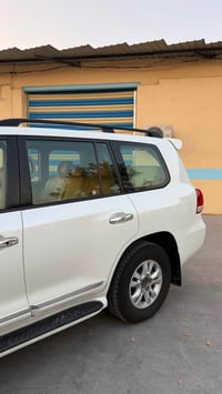 لاندكروز 2009 GX.R ‎فتحة  ‎بصمة  ‎بصمة ابواب ‎كروس سرعة  4x4  ‎شاشة  ‎...