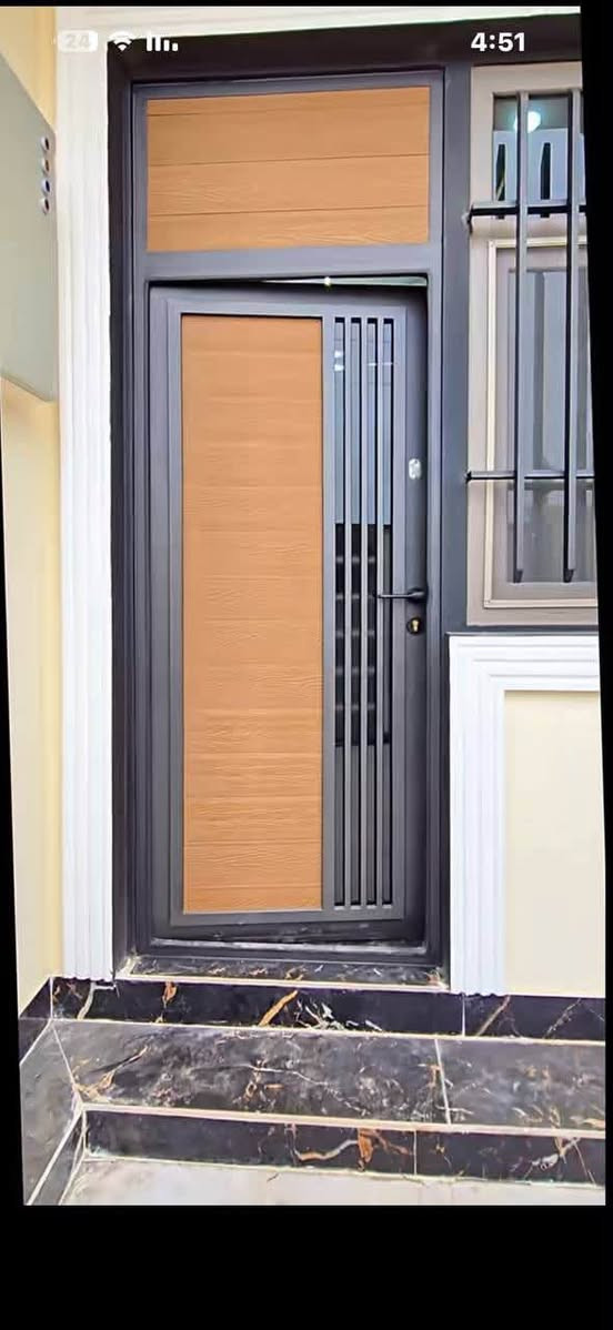 معمل حدادة حبيب الجبوري
كربلاء 
***********

نص مكتوب في الصور:
- 24 4:51
- 24 4:50
- 25 4:49