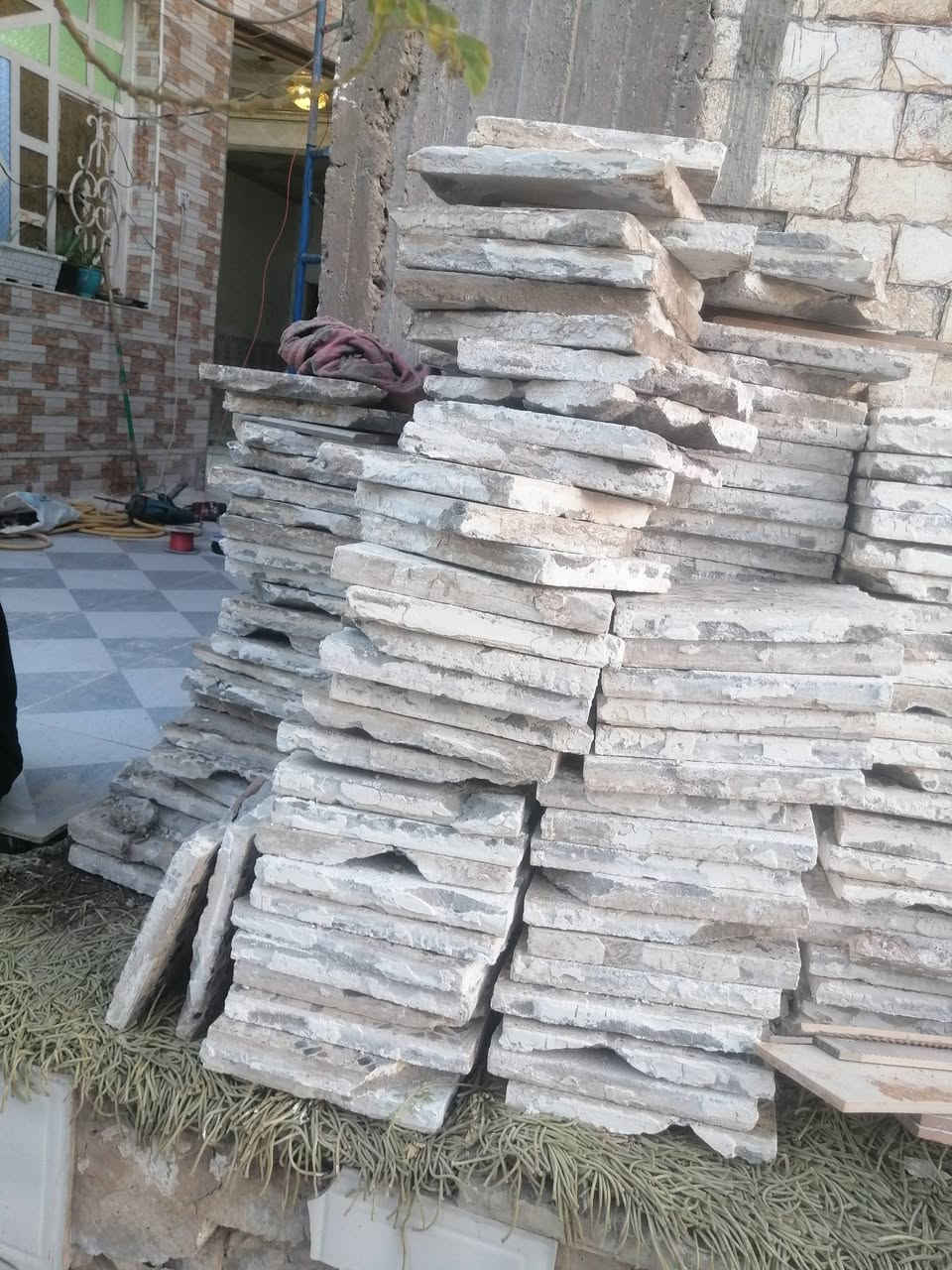 كاشي مستعمل للبيع بسعر مناسب كلش ***********
