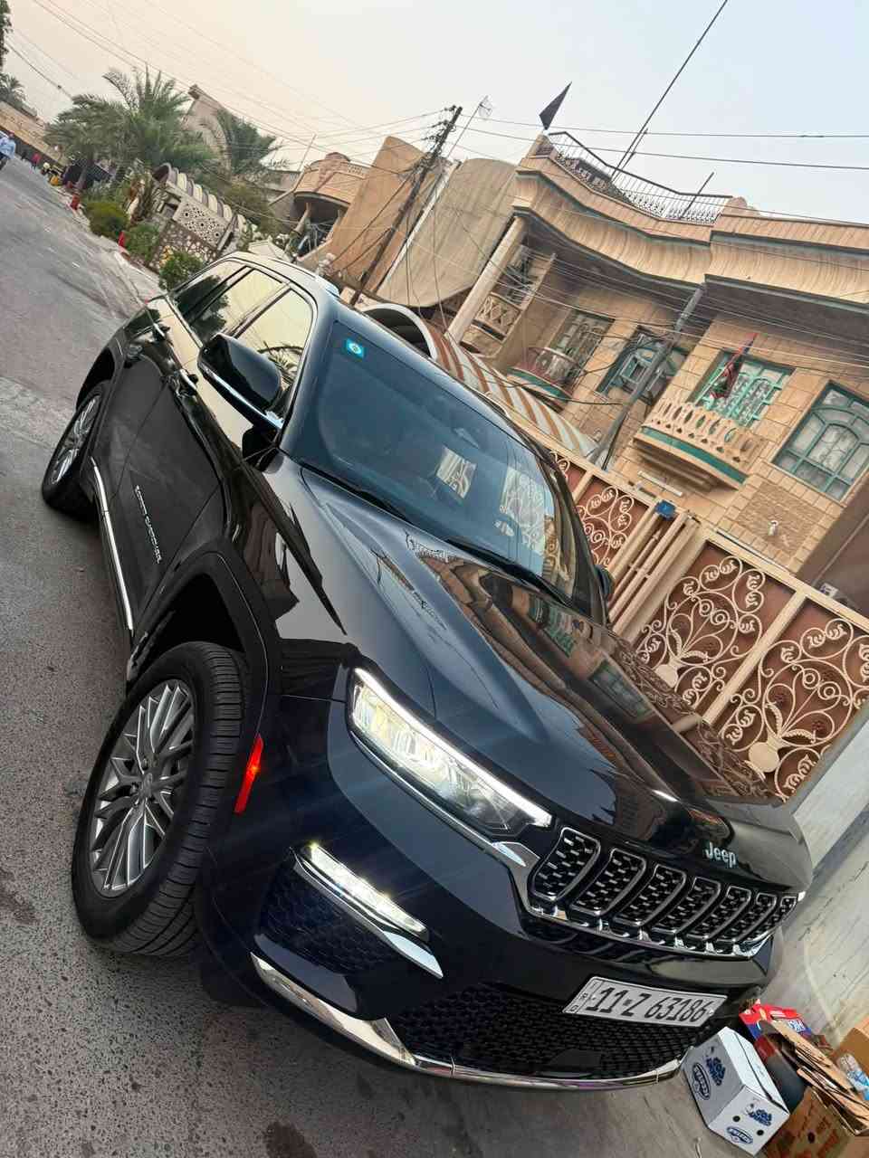 جيب سومنت  فول واحد على واحد
شكل الخليجي 

3انضمه/بانزين/كهرباء/هايبرد 

الشكل الجديد  5   راكب.

الموديل :24. (وارد امريكي )

اللون اسود متغير 

المحرك :. 2000/تيربو . 

العداد : 28 كيلو .

السيارة حادثها 4 قطع صبغ ابيعلك احزام
بدون دواخل 

* دفع رباعي 4x4 . 

* رادار امامي مع مانع تصادم . 

* تحذير الخروج عن المسار 

* ⁠السقف بنورامه 3وضعيات
* تحذير النقطة عمياء.

* ويل قياس 20 انج سومنت  .*

*دشبول دجتل مع شاشه بمواصفات عاليه

*شاشه الحجم الكبير 

* نظام الخرائط (GPS)

* كاميرا داخلية محيطيه  360 درجه  . 

* كاميرا خلفية اماميه وجوانب 5كامرات 

* المصابيح الأمامية زنون .

* كشافات الضباب زنون .     

* تشغيل عن بعد .

* صندوق كهربائي وتحساس .

*شفتات بالستيرن.

*استيرن كهرباء

*الگير ماوس مع وضعيات قياده متعدده.

* مقصورة المركبه تختيم السومنت 
* ⁠خشب الصاج اليطالي 
* ⁠وداخل بيجي 

* حفظ وضعيات الجلوس (ميموري) . 

* المقاعد جلد بالكامل

* المقاعد الأمامية كهربائية  .

* المقاعد الأمامية وتدفئة وتبريد 

* المقاعد الخلفية تدفئة وتبريد .

*سايد بريك بصمه.

*فول تحكمات ستيرن امامي خلفي.

*عشره  ايرباك بالدشبول ولتكم ولكراسي

* سستم صوت . 

* انارة داخلية LED . 

* حساسات خلفية . .

* مكيف خلفي مع وحدة تحكم منفصلة . 

* تدفئة ستيرن . 

* مرايا متحسسه للضوء العالي . 

* مانع تصادم خلفي .

* بلوتوث تلفون . 

* محدد سرعة . 

* نظام التشغيل والاطفاء الاوتوماتيكي 

رقم بغداد بأسمي

مكانها بغداد البنوك 
‭+964 773 887 4870
