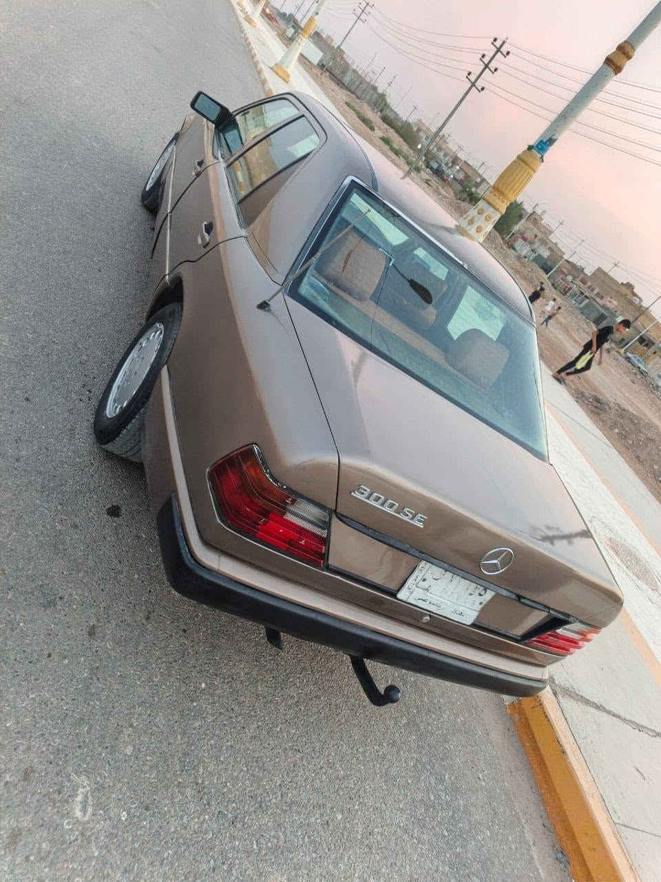 مارسيدس • ١٩٨٨ • مكينة ٢٥٠٠