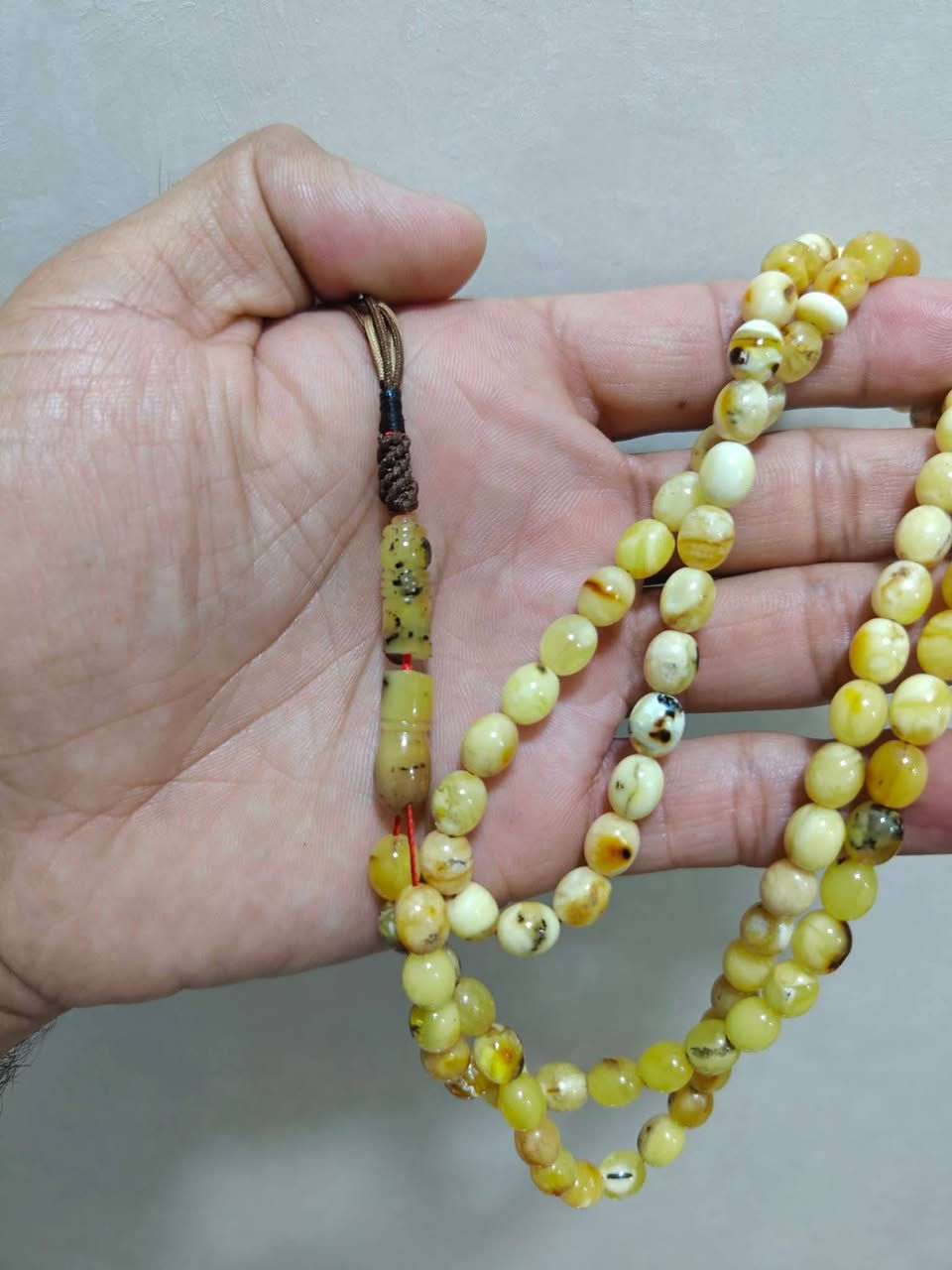 حياكم الله متاح مسباح كهرب قديم عدد خرزاتها 86 مسباح قديم امانة الله ورسولة للراغبها يتواصل وياي واتساب /***********/

