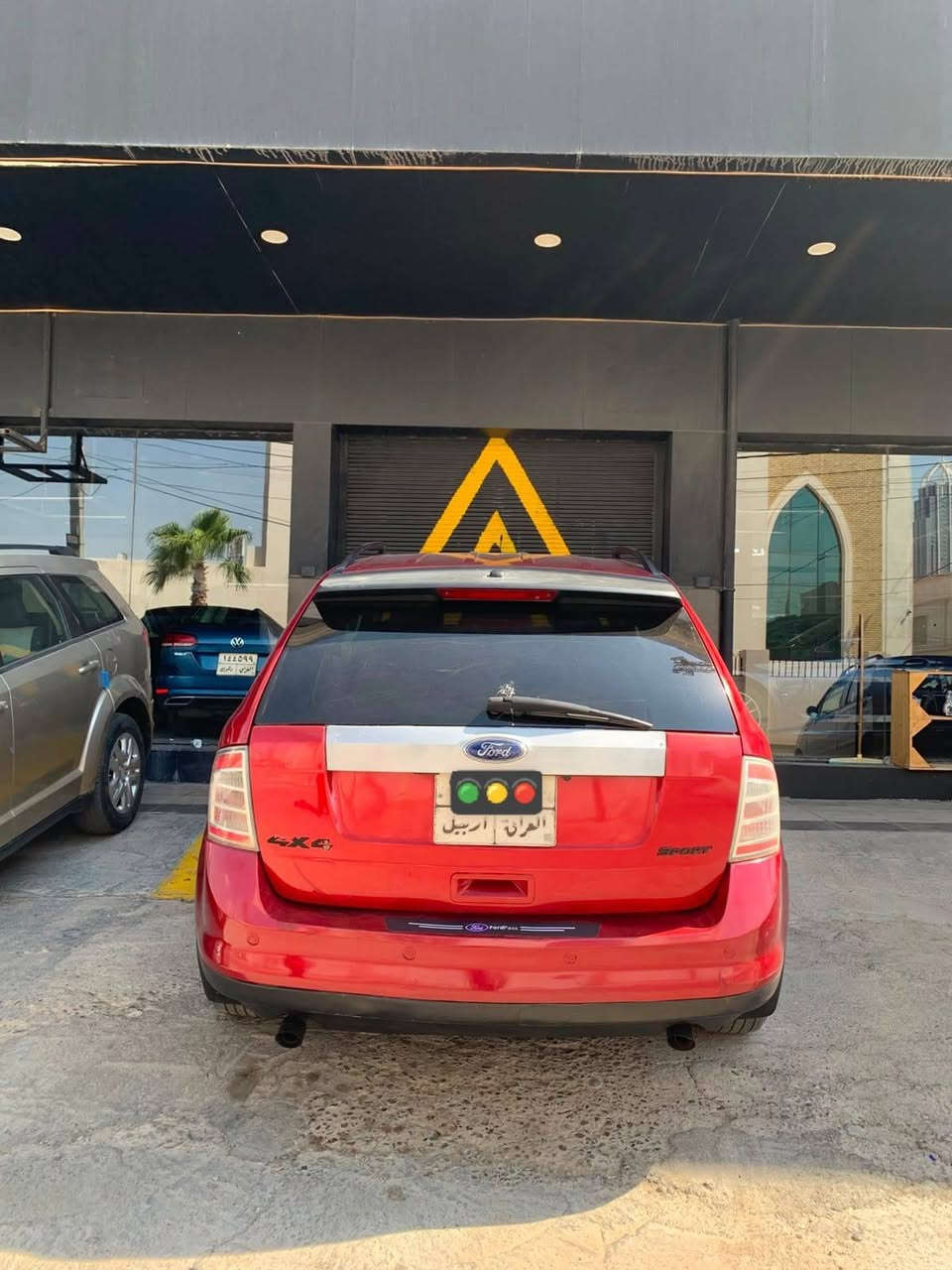 فورد إيدج (Ford Edge)🔥🔥🔥
الموديل: 2008

المحرك: 6 بستن (V6)

المواصفات: فول بدون سلايت (بدون فتحة سقف)

الصبغ: حزام صبغ (بدون داخل)

الإيرباج: سليم (بدون إيرباج منفجر)

المسافة المقطوعة: 236 ألف كم

الرقم والسنوية: قديمة

السعر: 60 ورقة (6,000 دولار)

العنوان: أربيل

رقم الواتساب: ***********
