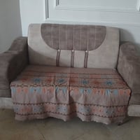 تخم للبيع 5 قطع 3 قنفات و2 كراسي نظيف جدا السعر 200 الف قفل مستعجل عال...