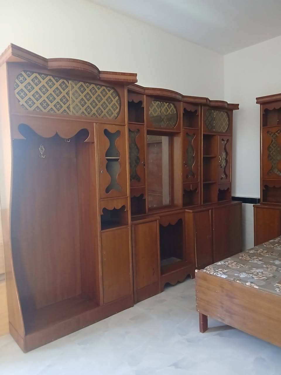 يوجد غرفه نوم هودج اربعينه نضافه فول السعر 700 وبي مجال عنوان الرمانه البعبيد الاتصال ***********
