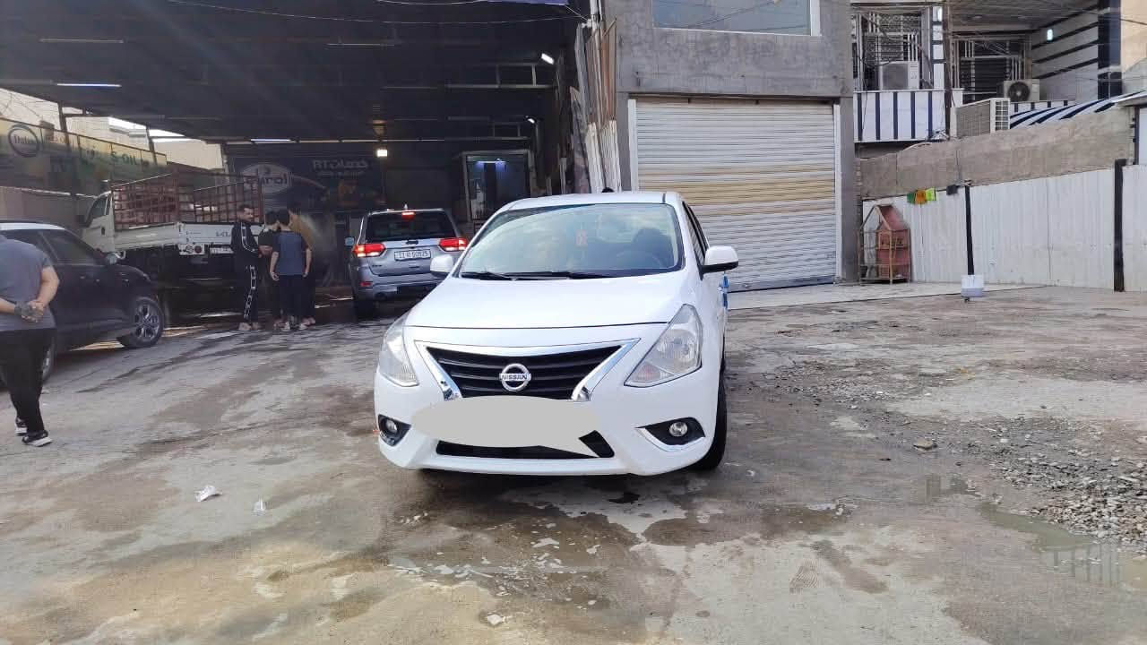 السلام عليكم 

صني هندي 2019 (رقم اربيل بأسمي)
بيها صبغ جاملغ امامي ( سايق) + بنيد
محرك وگير وتبريد مكفول 
مكاني بغداد 
السعر 9000 $
بيها مجال بصيط 
مكاني بغداد 
رقم صاحب السيارة: ***********
