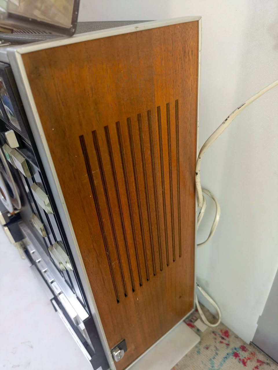 السلام عليكم..
مسجل تيب للبيع 
نوع فيليبس موديل N4418
حجم سبعه أنج أربع وجوه وثلاثة سرع 
الجهاز بحاله جيده جدا مع الكتلوك
يعمل بجميع وظائفه وكما هو موضح بالفيديو والصور 
السعر ٣٠٠ ألف دينار 
للأتصال ***********
