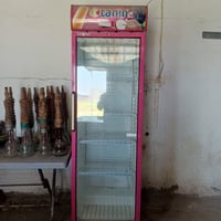 ثلاجة عرض • للبيع