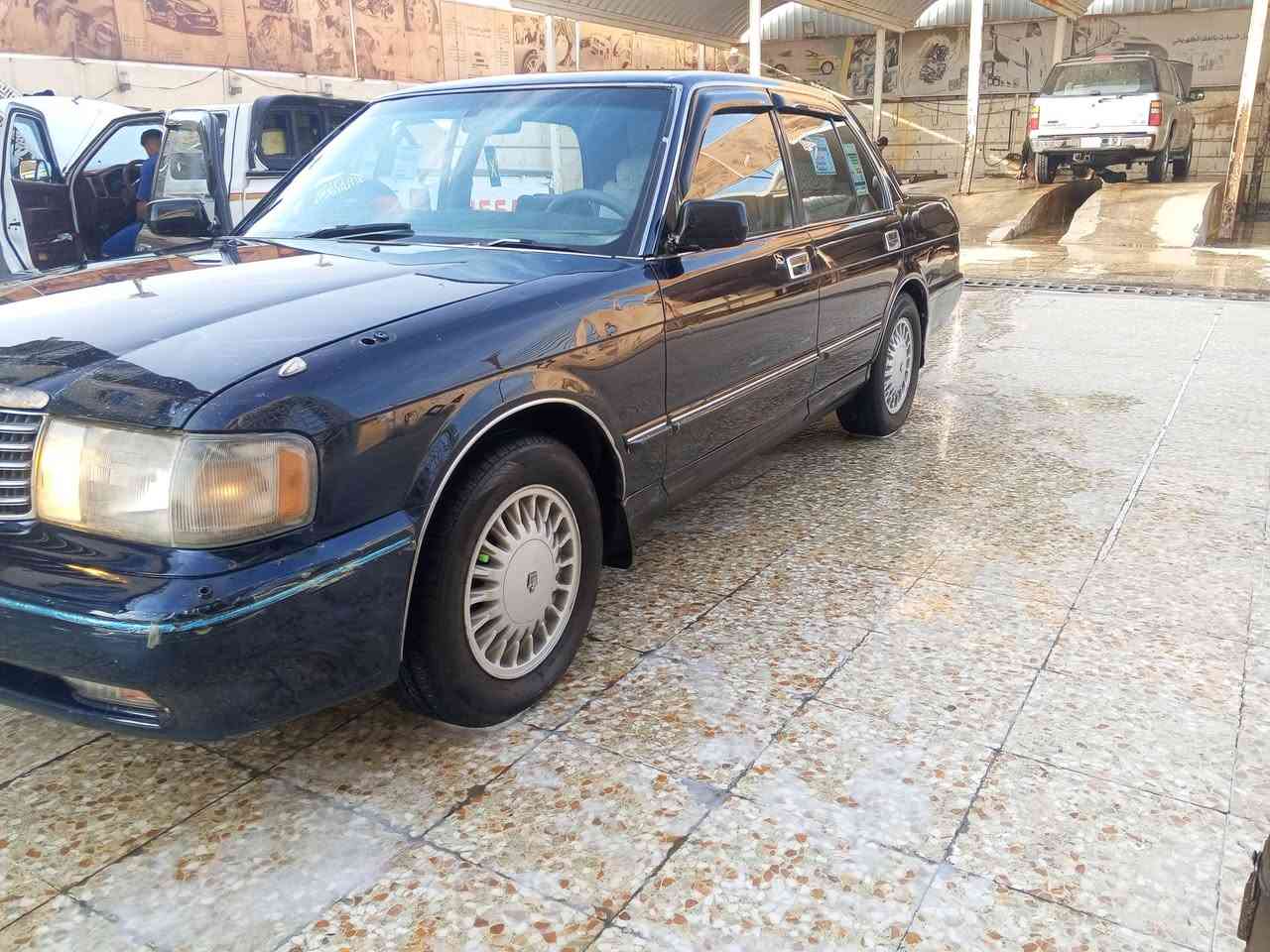 سلام عليكم 
كراون ارنب موديل 1995 رقم بغداد سنويه لحد 2027
تحويل مباشر 
سياره جاهزه مجهزه من كل النواحي مكينه وكير فيفيتي ثنين ونص مكفولات حداديه جديد تخم تاير جديد 
كهربائيات كله شغاله تبريد ثلج بيه ضربه جاملغ الخلفي فقط 
صبغ جاملغ وقماره سبب جراد الباقي مكفول 
مكان ناصريه سوق الشيوخ 

***********.       58 وبيه مجال
