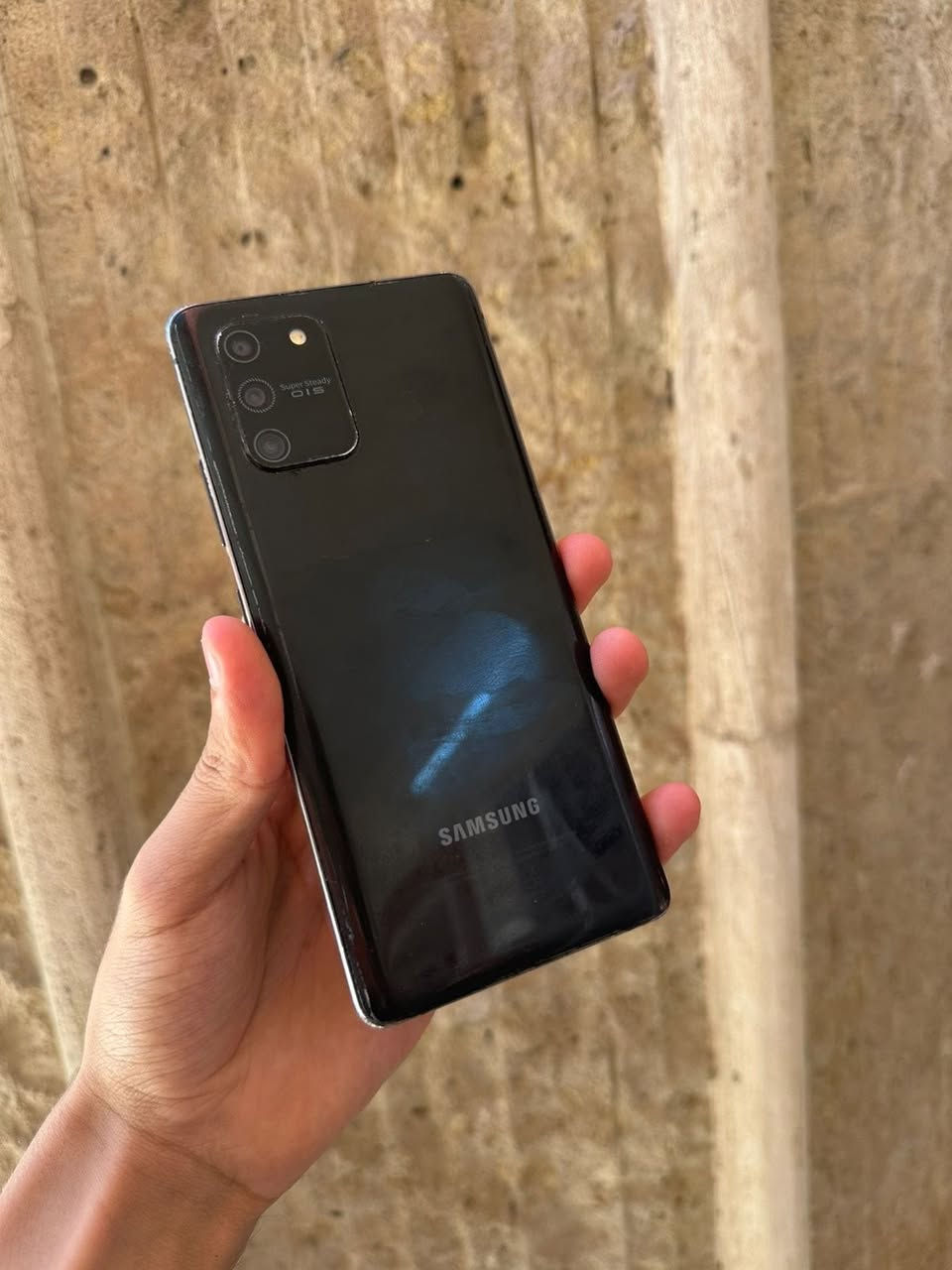 المفقود من السوك قطع قليلة 
S10 lite 
ذاكره 128
رام 8
شاشه 120 هيرتز 
النظافة حلوة خير 
بي فطر بنص الظهر ما مبين كلش 
الشاشة سليمه من الجلوخ 
بيها طبع كلش خفيف 
السعر  عل واتس أو خابرني 
***********
