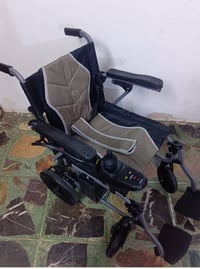 ♿ كرسي متحرك كهربائي للبيع — جديد غير مستخدم 🔹 الحالة: جديد، غير مستخد...