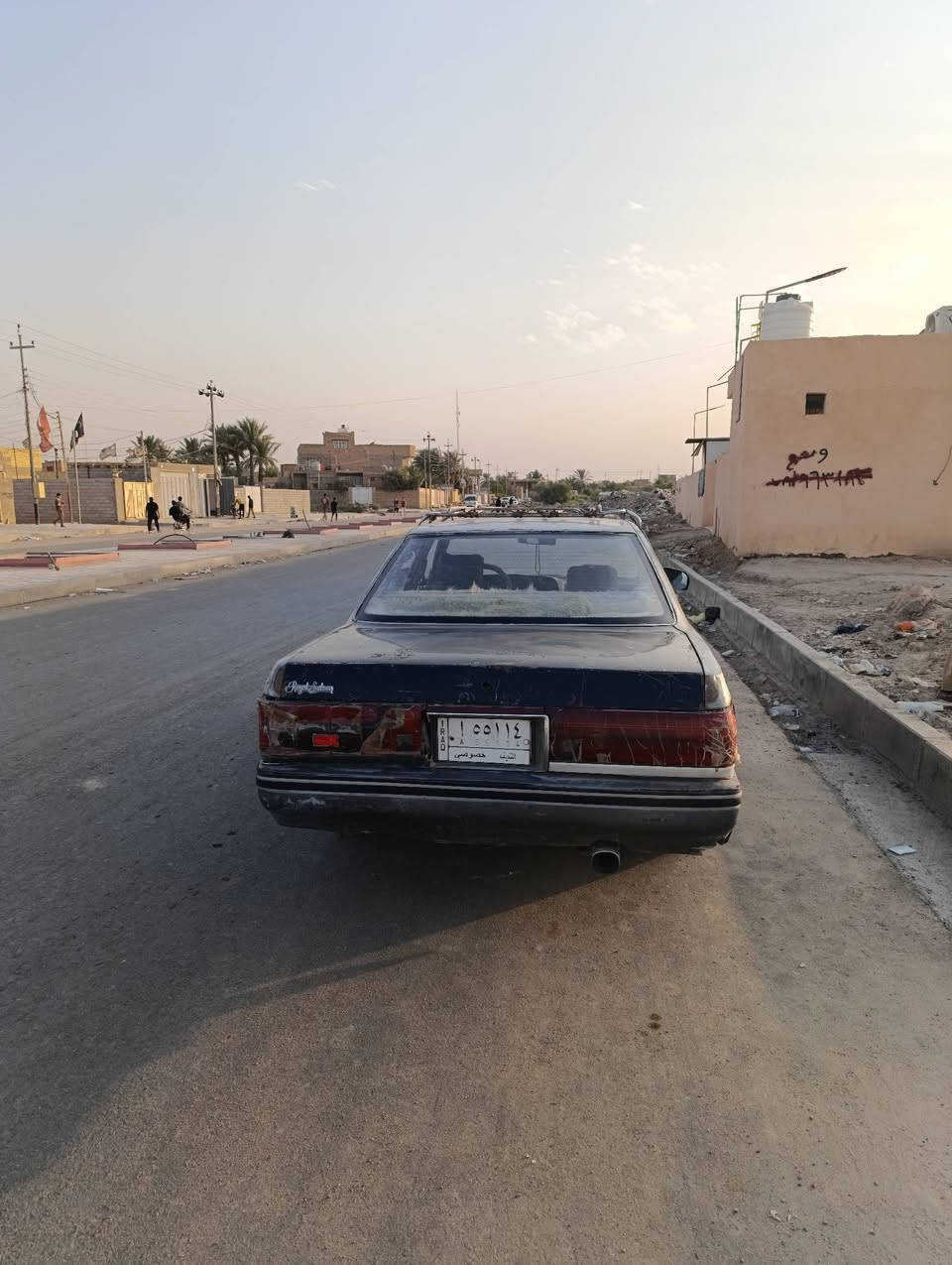 سيارة للبيع
محرك ونجي 
بسمي 
***********
