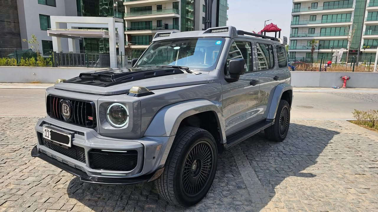 تانك 300 للبيع موديل 24 كت جي كلاس برابوص مكفوله فقط دعكه بسيطه بالباب الخلفي موضحه بالصور رقم بغداد باسمي موقعي بغداد مجمع الود السكني ماشيه 50 الف ضمان 10 سنوات للاستفسار ***********
