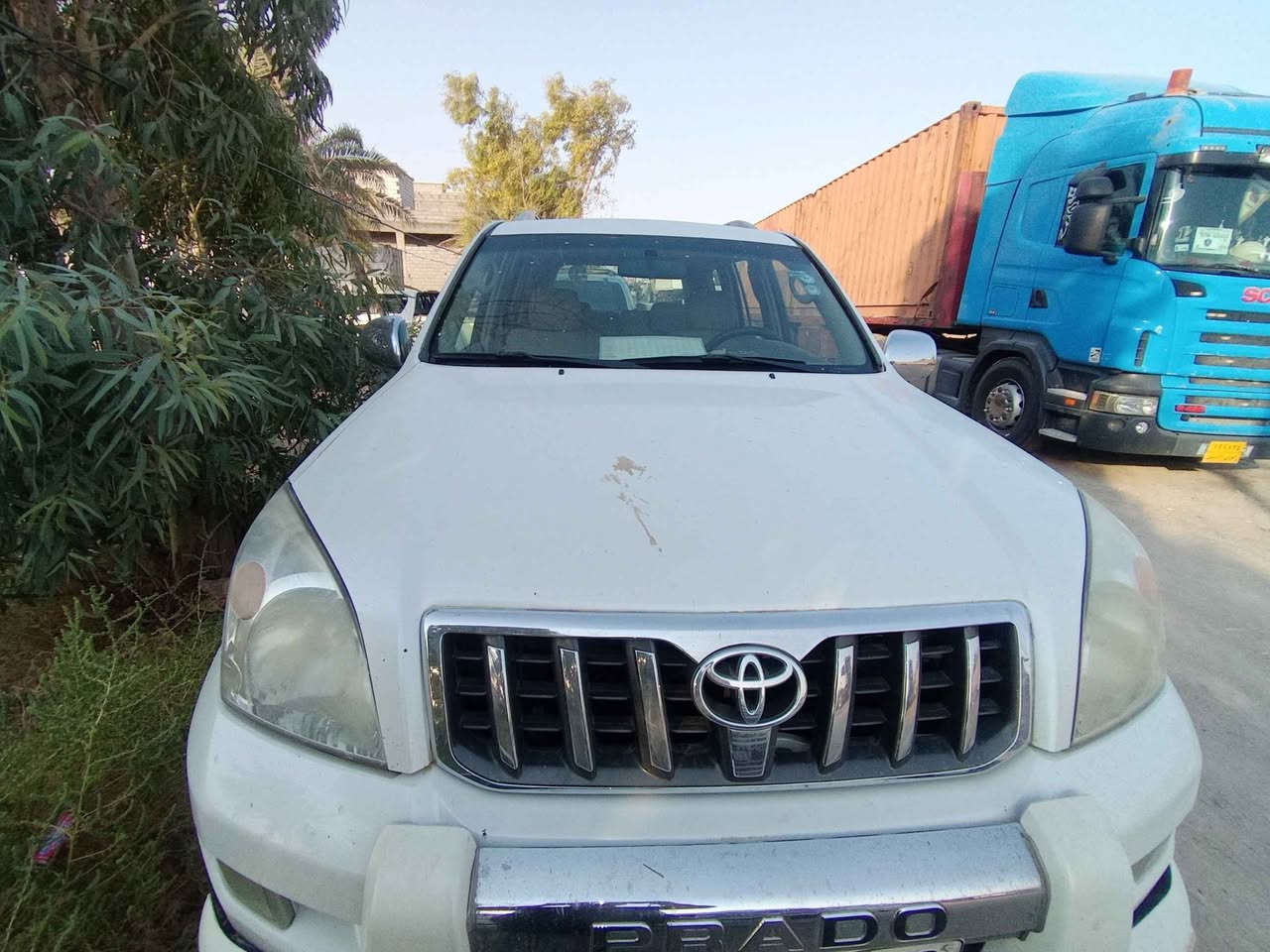 للبيع او المراوس حسب الرغبة تيوتا لاندكروز برادو موديل 2008 محرك 6سلندر مكفوله من الضربة والصبغ دفع رباعي 4/4السياره سبعه راكب ثلاث قطع تبريد داخل جلد صاج ملكي كشنات كهرباء تدفئة بالكشنات تحكم ستيرن شاشة كاميرا السياره دبل اكسل امامي خلفي جديد كروس سرعه حساس خلفي سبير تعليك هوك خلفي السياره فول لمتد نضام ABS مانع انزلاق فتحه سقف سلايد روف امامي خلفي المكينة + الكير ع وضع الشركة نظام لكزز جوبلس  تخم تاير جديد رقم اربيل الدولي الجديد السيارة خليجي  للتواصل *********** البصرة, العراق
