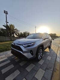 راف 4 ٢٠٢٥ • XLE بريميوم • ممشى ١٧٠٠