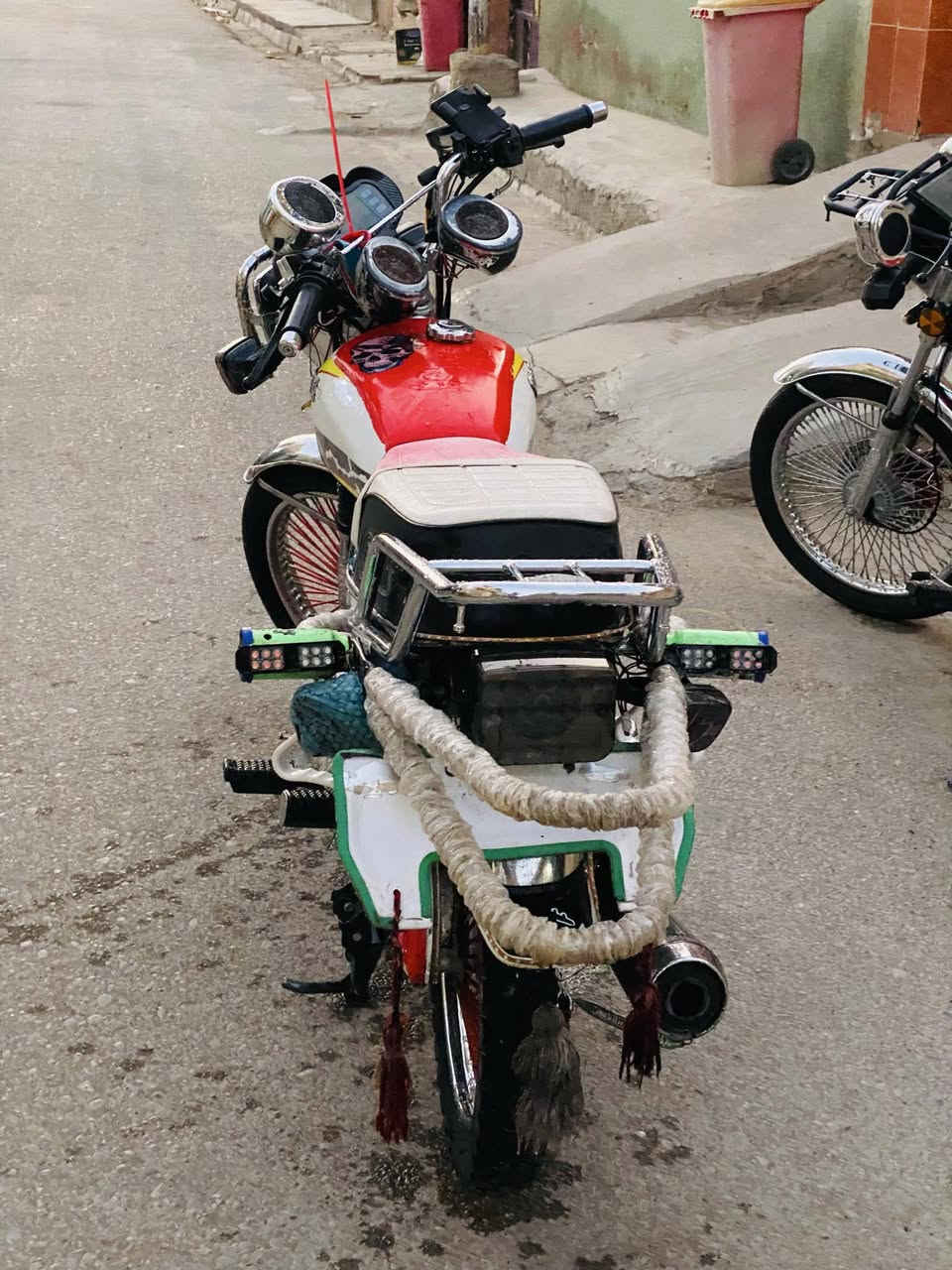 يالله
سلام عليكم 
موطور تايكر موديل  (25) 

مكينة مامفتوحة اسبانة مامدودة عليهة 

خير من الله وشلعة ومعدل 

وموطور نضيف وحلو 

 كهربائيات كلهة شغالة نشرات مفول 

وتجي وتشوف بعينك 
سعر 725وبي مجال للطيبين
 
الاستفسار اتصل على رقم ***********

مكانة: صلاح الدين قضاء الدجيل 

ملاحظة؟ الموشراي لايتعبني
