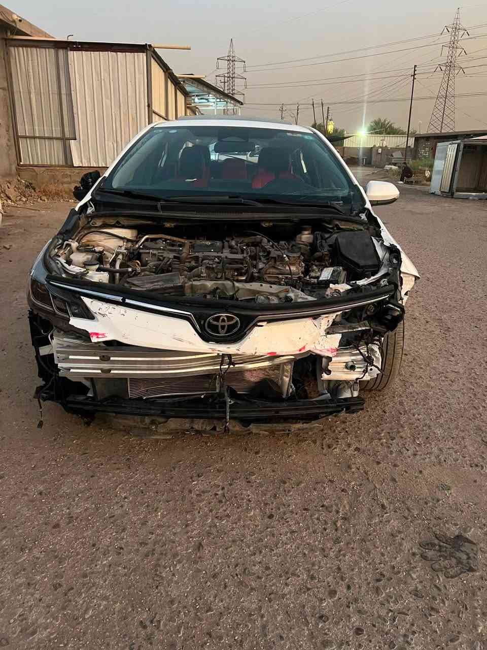 سلام عليكم كورلا ٢٠٢٤
هايبرد فول داخل احمر 

بيها حادث وبيع على وضعها 

سابقاً مكفولة شغالة السيارة 

*********** ماشيه ١٥ الف
