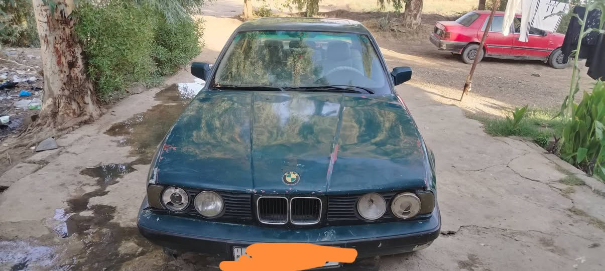 BMW 525i 1992 محرك كبس مكفولة من الغرامات گير و محرك شرط سنويه 28 رقم نينوى مسطره ب 35و بيها مجال شاري تدلل ***********
