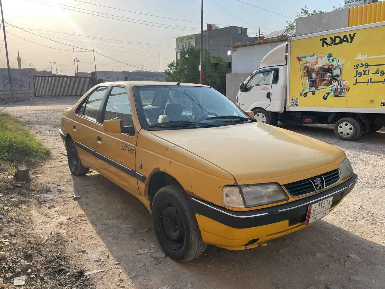 بيجو405 موديل2013
كامله كهربائيات وكلشي حدادية صاله شهر 
مشط ستيرن تعبان 
بيه تنقيص دهن قليل كل تبديله 
مابيه ضربه قويه 
مصفره هيئة وغرامات 
رايده ب24 وبيه مجال حك الجية 
مكان السياره بالحلة 
هذا رقمي ***********
